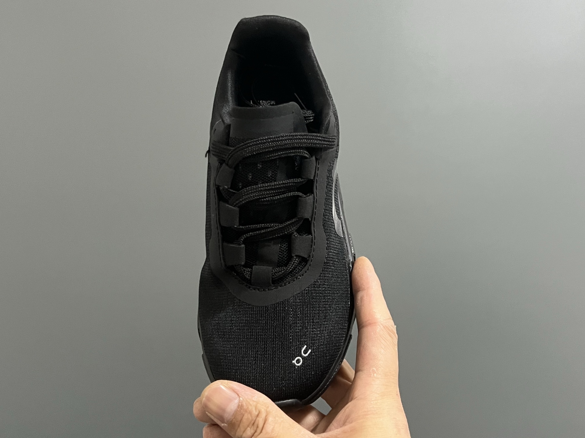 图片[8]-昂家新款云朵小怪兽儿童运动鞋 尺码：28-37码 经典昂跑云朵☁️系列🆕 透气舒适网面👏🏻 超轻大底，脚感超赞👍🏻-选品中心