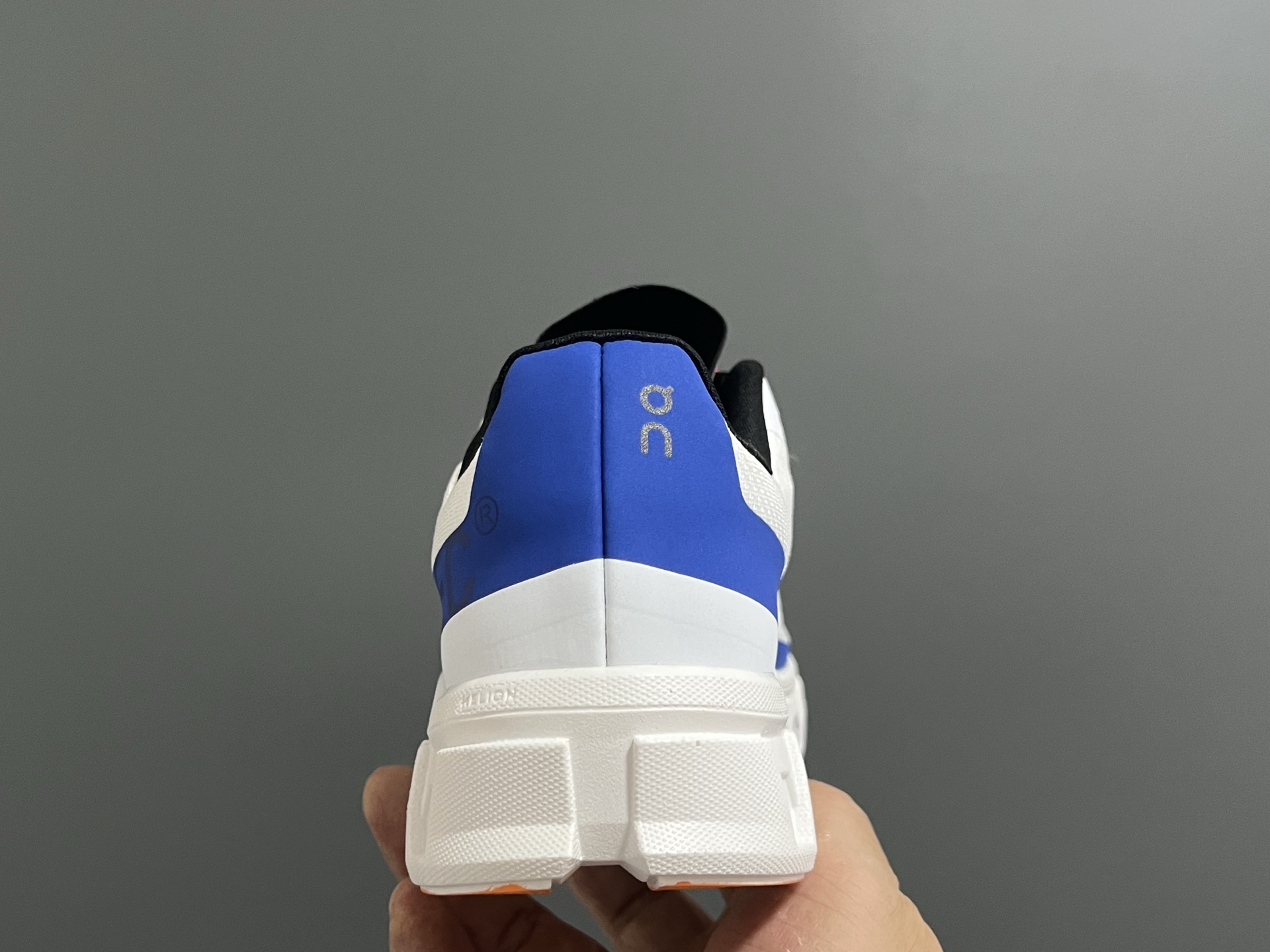 图片[5]-昂家新款云朵小怪兽儿童运动鞋 尺码：28-37码 经典昂跑云朵☁️系列🆕 透气舒适网面👏🏻 超轻大底，脚感超赞👍🏻-选品中心