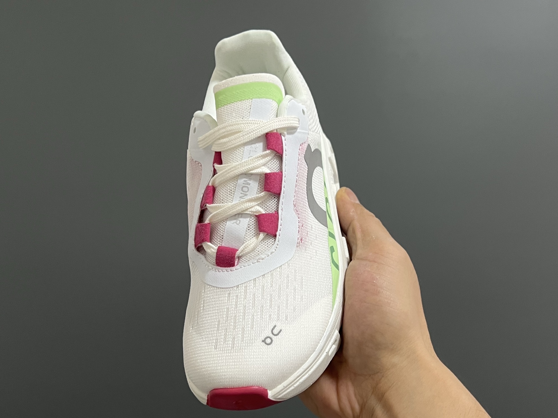 图片[3]-昂家新款云朵小怪兽儿童运动鞋 尺码：28-37码 经典昂跑云朵☁️系列🆕 透气舒适网面👏🏻 超轻大底，脚感超赞👍🏻-选品中心