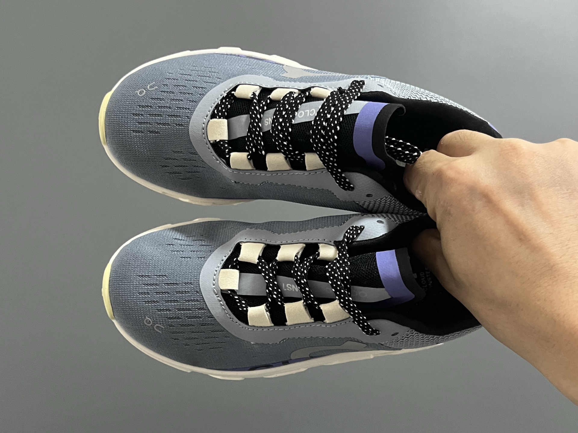 昂家新款云朵小怪兽儿童运动鞋 尺码：28-37码 经典昂跑云朵☁️系列🆕 透气舒适网面👏🏻 超轻大底，脚感超赞👍🏻-选品中心