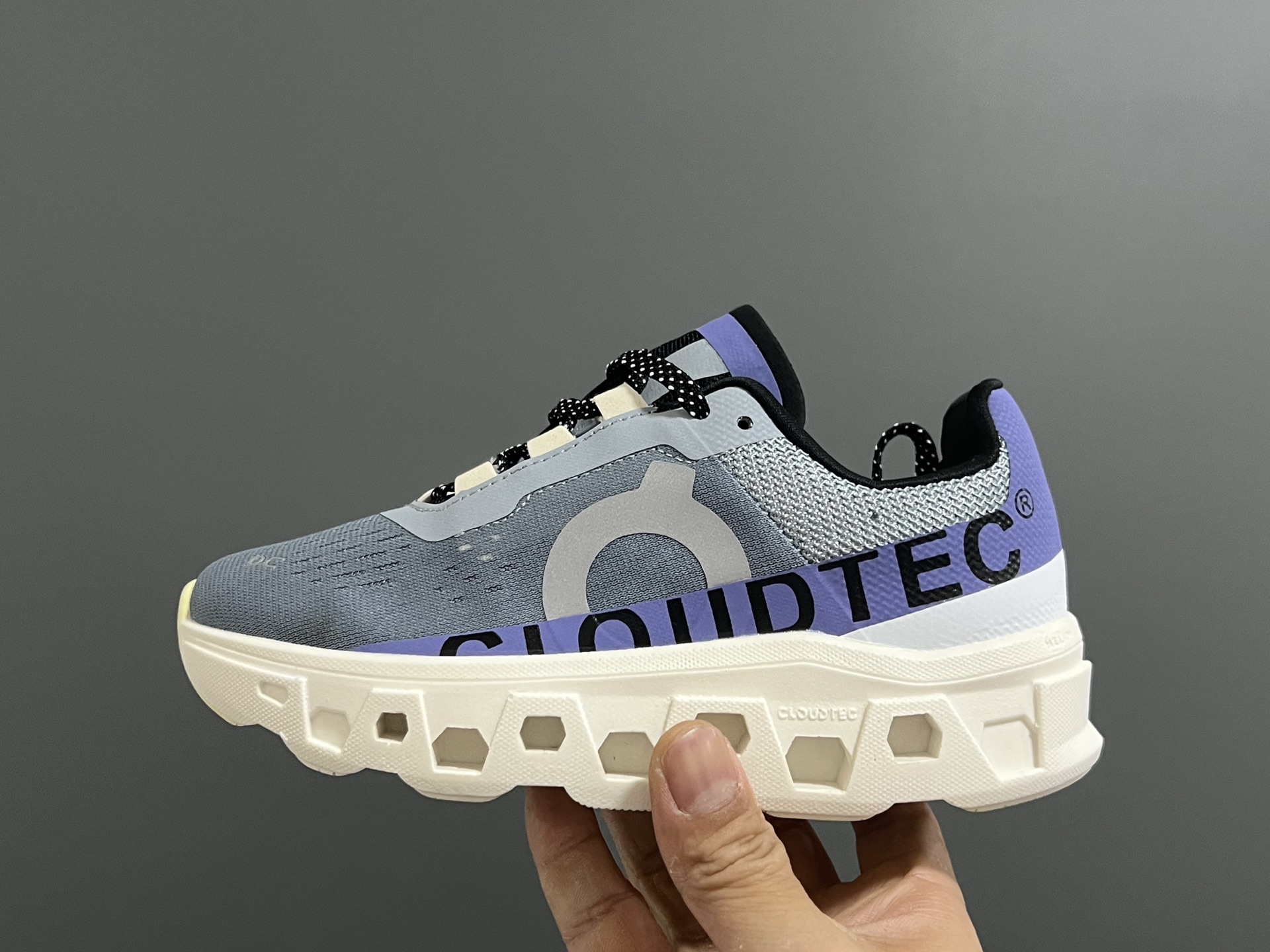 图片[4]-昂家新款云朵小怪兽儿童运动鞋 尺码：28-37码 经典昂跑云朵☁️系列🆕 透气舒适网面👏🏻 超轻大底，脚感超赞👍🏻-选品中心