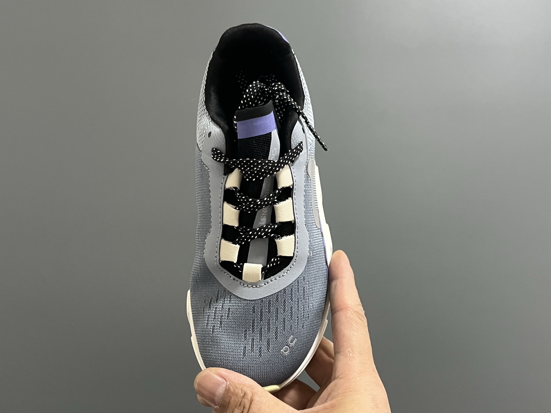 图片[8]-昂家新款云朵小怪兽儿童运动鞋 尺码：28-37码 经典昂跑云朵☁️系列🆕 透气舒适网面👏🏻 超轻大底，脚感超赞👍🏻-选品中心