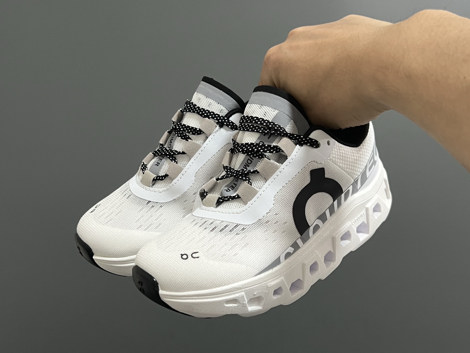 昂家新款云朵小怪兽儿童运动鞋 尺码：28-37码 经典昂跑云朵☁️系列🆕 透气舒适网面👏🏻 超轻大底，脚感超赞👍🏻-选品中心