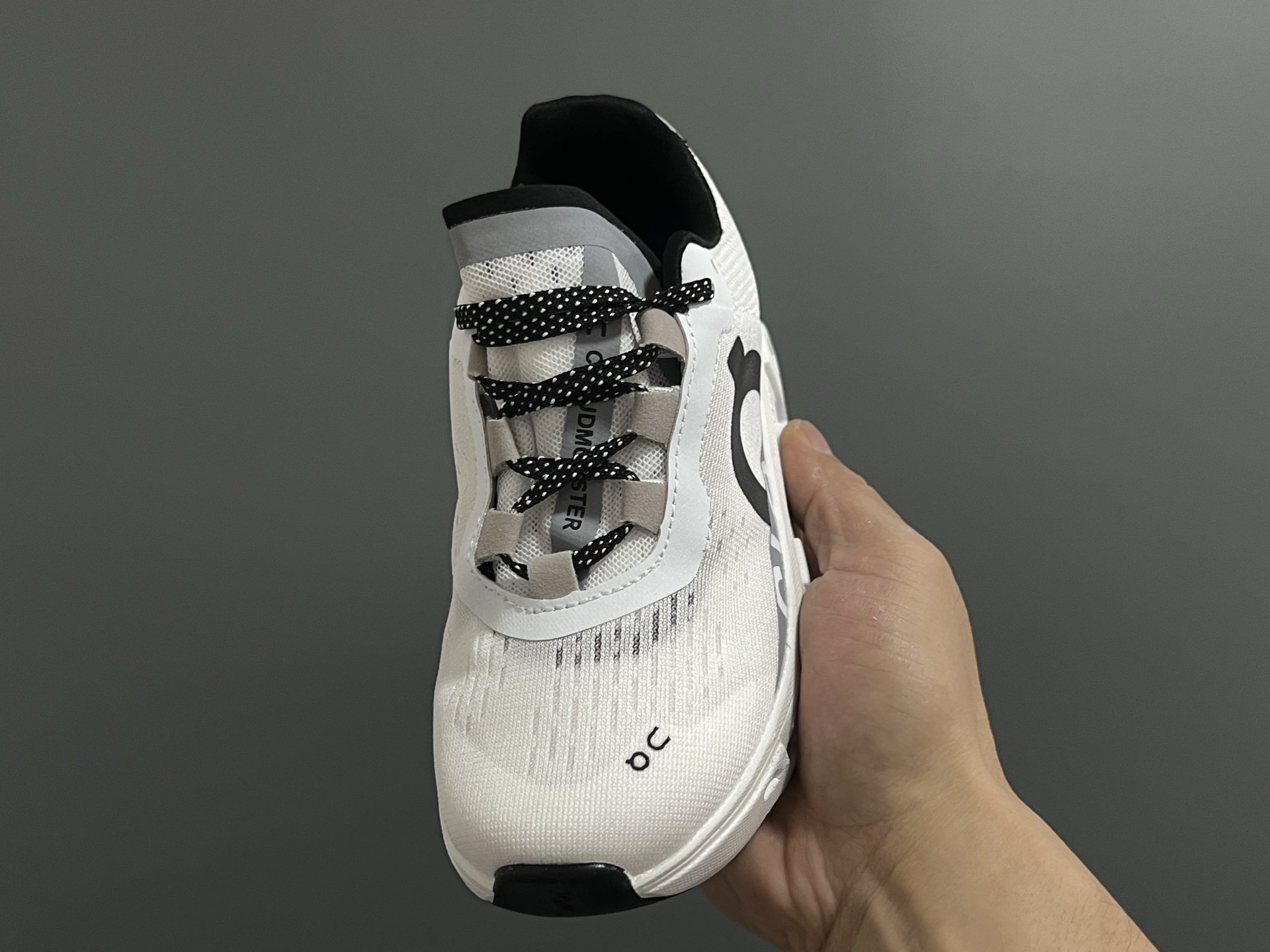 图片[3]-昂家新款云朵小怪兽儿童运动鞋 尺码：28-37码 经典昂跑云朵☁️系列🆕 透气舒适网面👏🏻 超轻大底，脚感超赞👍🏻-选品中心