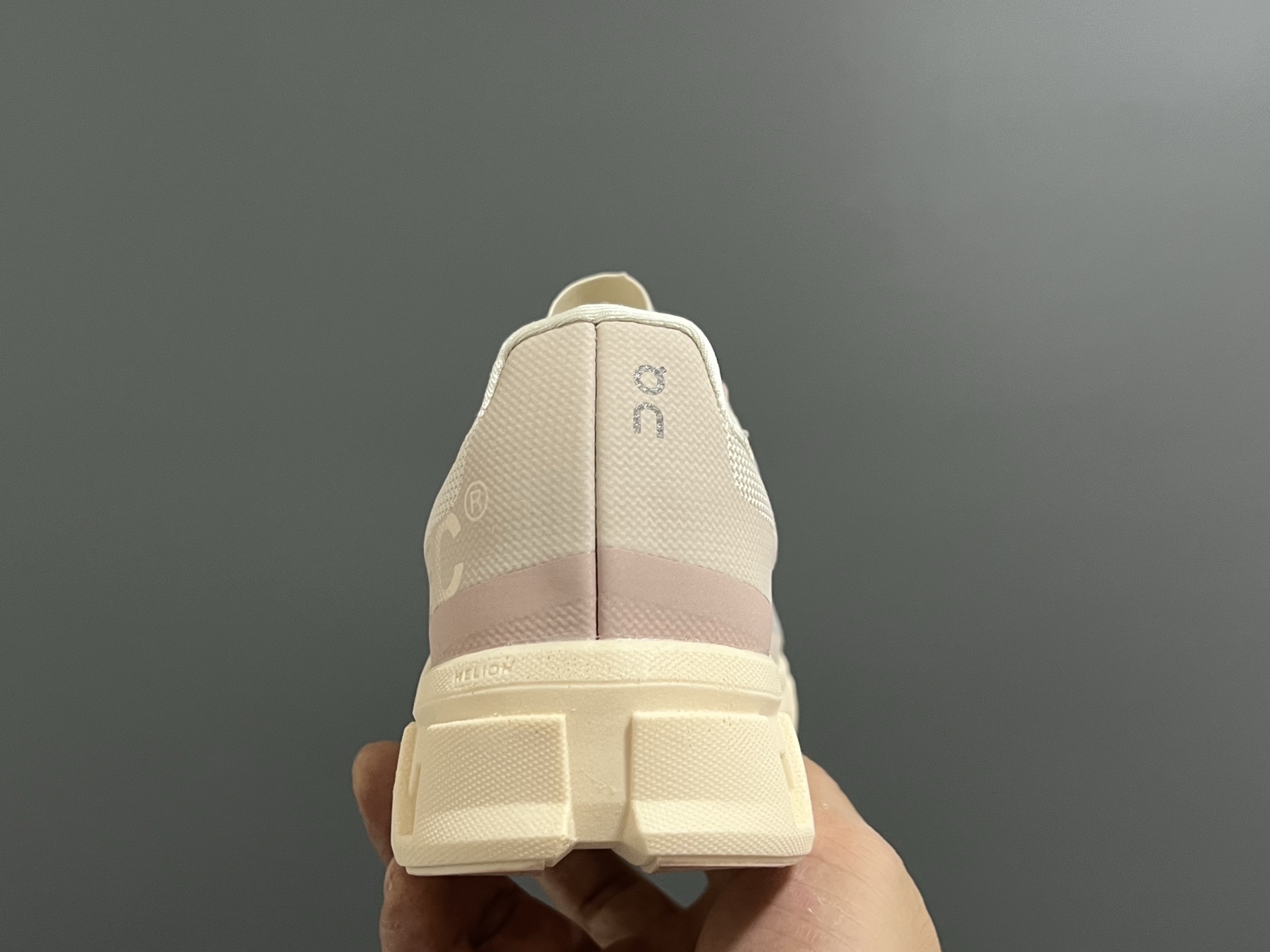 图片[6]-昂家新款云朵小怪兽儿童运动鞋 尺码：28-37码 经典昂跑云朵☁️系列🆕 透气舒适网面👏🏻 超轻大底，脚感超赞👍🏻-选品中心