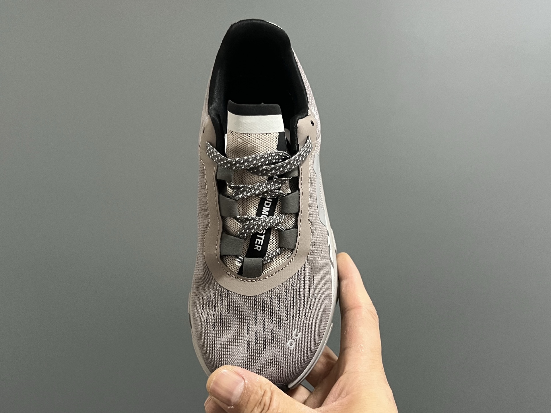 图片[6]-昂家新款云朵小怪兽儿童运动鞋 尺码：28-37码 经典昂跑云朵☁️系列🆕 透气舒适网面👏🏻 超轻大底，脚感超赞👍🏻-选品中心