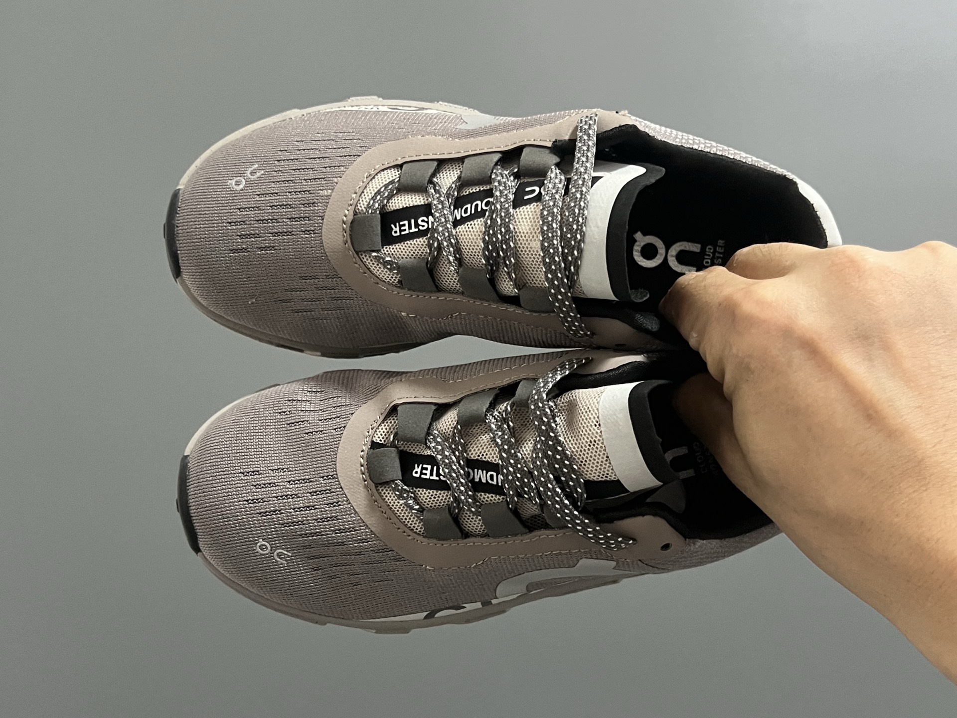 昂家新款云朵小怪兽儿童运动鞋 尺码：28-37码 经典昂跑云朵☁️系列🆕 透气舒适网面👏🏻 超轻大底，脚感超赞👍🏻-选品中心