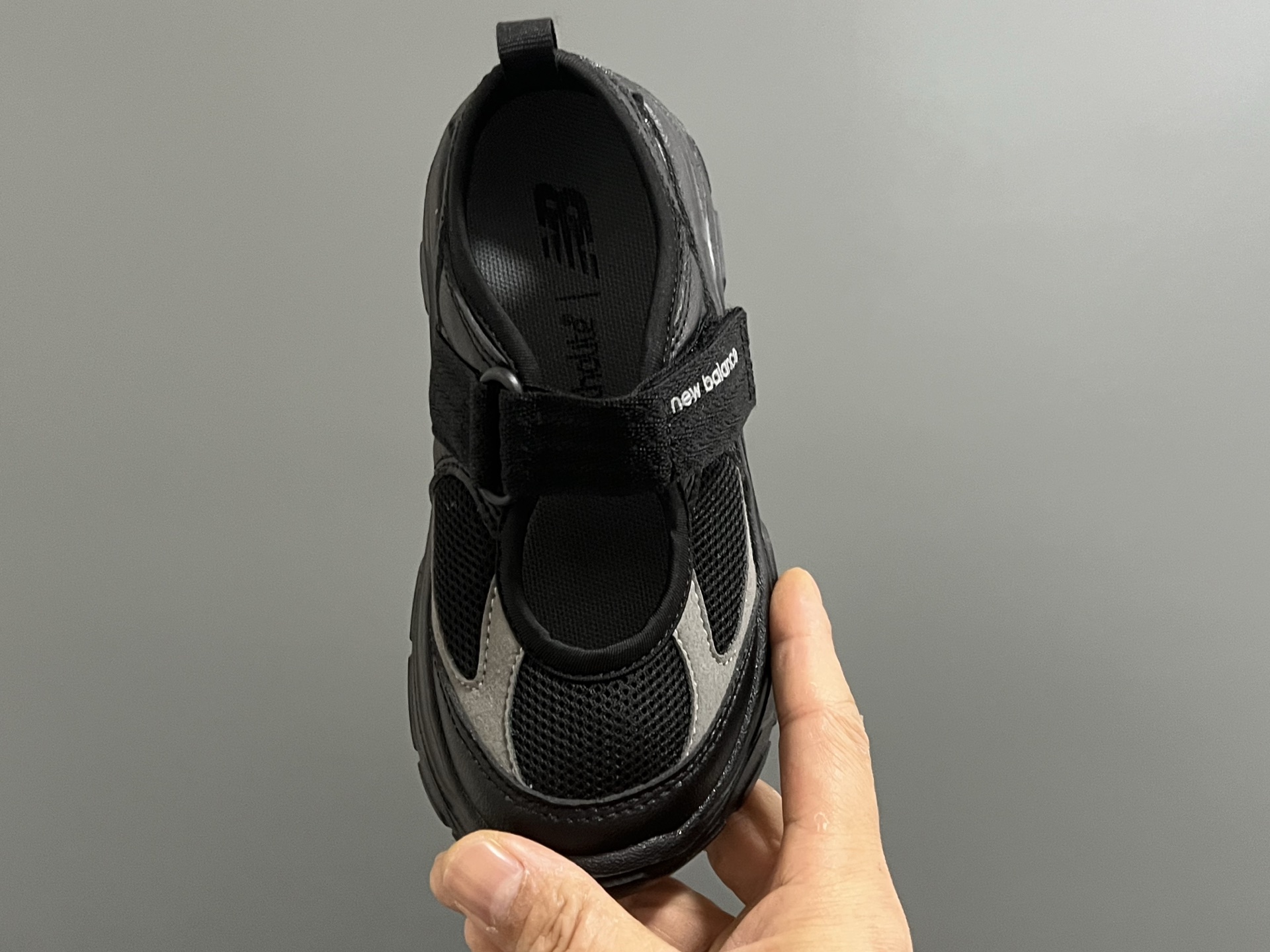 图片[8]-牛B新款 K2202儿童魔术贴凉鞋 尺码：22-37码 韩范儿的K2202玛丽珍凉鞋🔥 镂空魔术贴设计，透气舒适☁️ 耐磨防滑大底，脚感超舒适✔️ 上脚敲可爱😍-选品中心