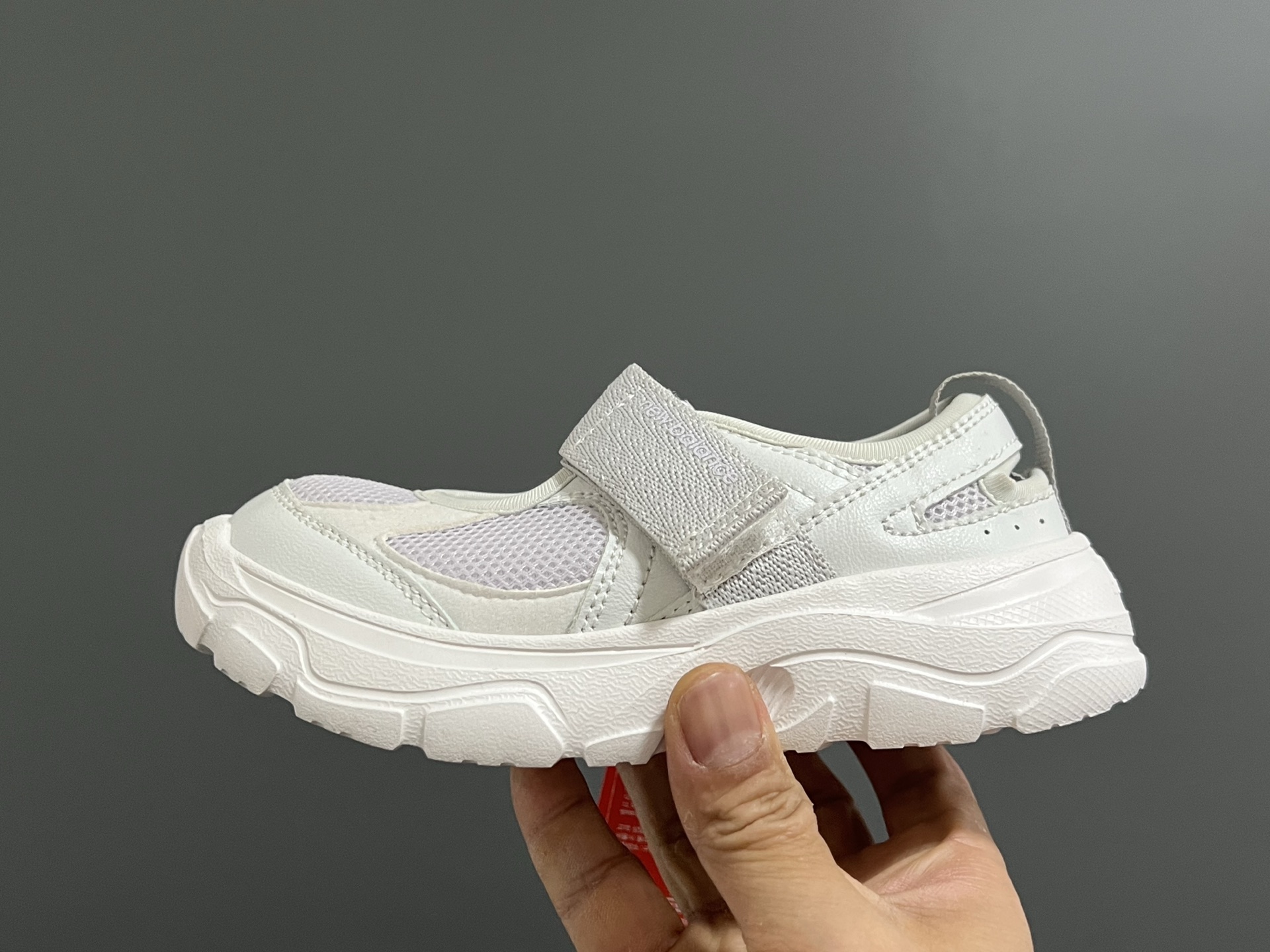 图片[4]-牛B新款 K2202儿童魔术贴凉鞋 尺码：22-37码 韩范儿的K2202玛丽珍凉鞋🔥 镂空魔术贴设计，透气舒适☁️ 耐磨防滑大底，脚感超舒适✔️ 上脚敲可爱😍-选品中心