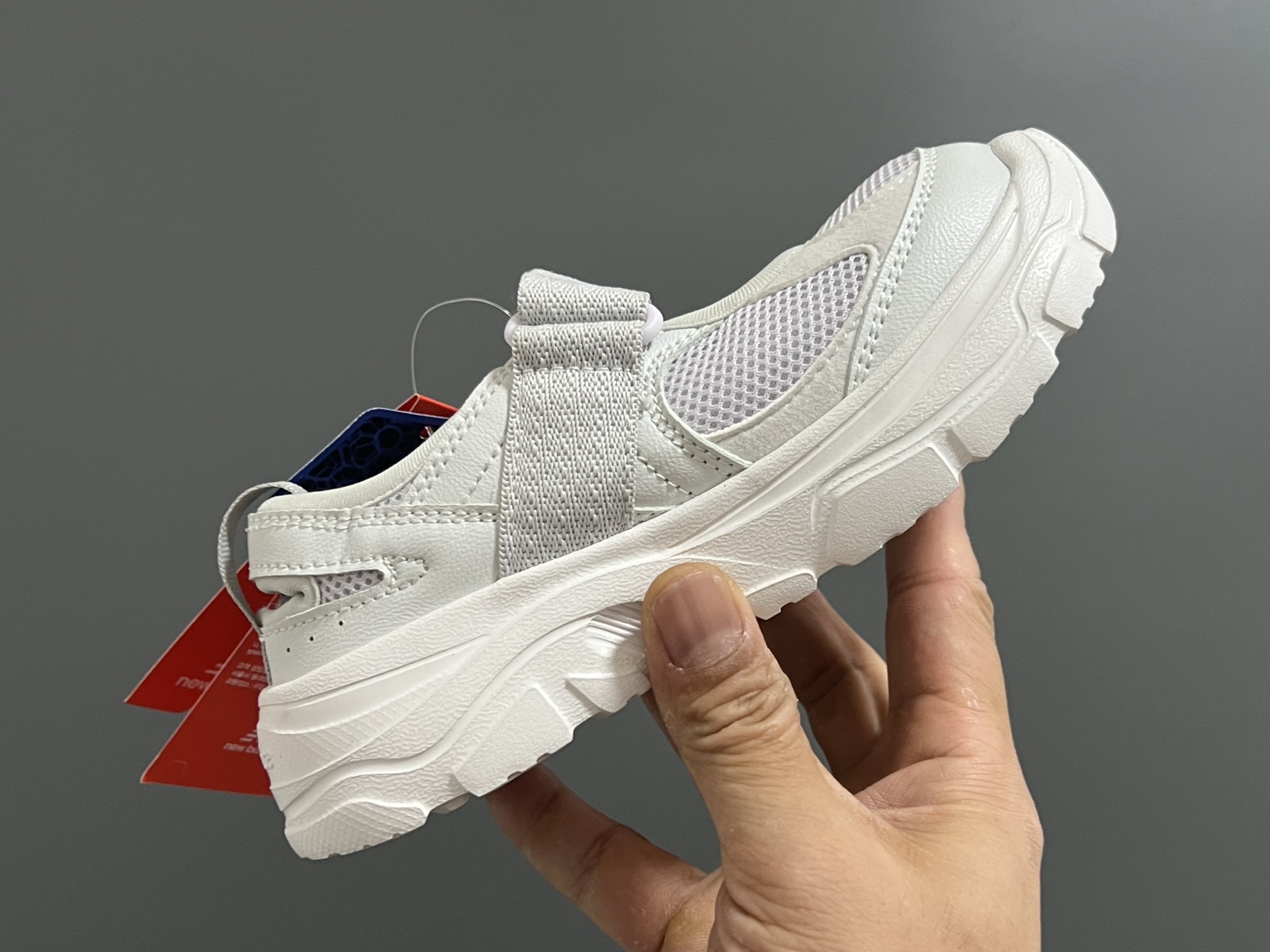 图片[8]-牛B新款 K2202儿童魔术贴凉鞋 尺码：22-37码 韩范儿的K2202玛丽珍凉鞋🔥 镂空魔术贴设计，透气舒适☁️ 耐磨防滑大底，脚感超舒适✔️ 上脚敲可爱😍-选品中心