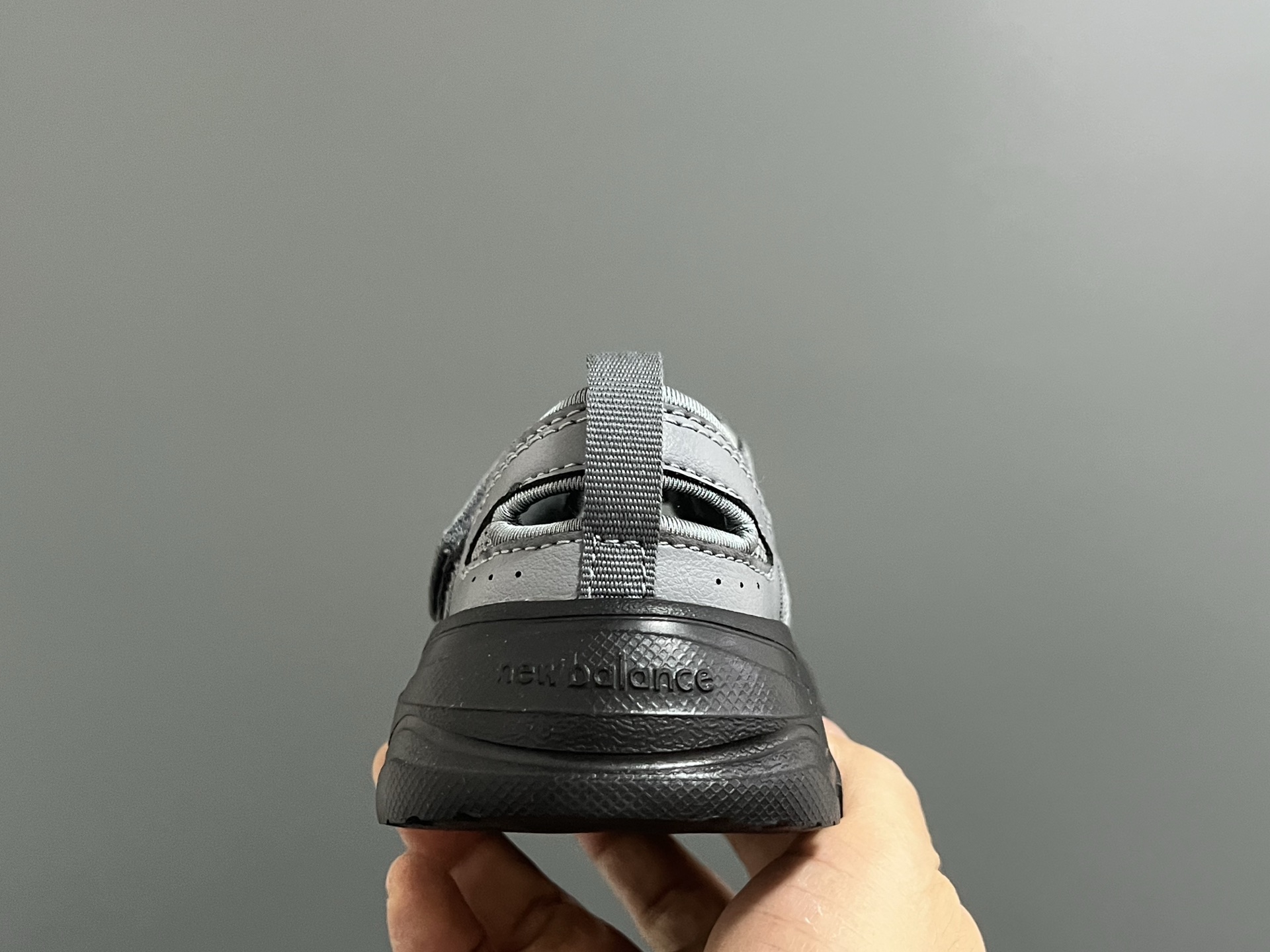 图片[7]-牛B新款 K2202儿童魔术贴凉鞋 尺码：22-37码 韩范儿的K2202玛丽珍凉鞋🔥 镂空魔术贴设计，透气舒适☁️ 耐磨防滑大底，脚感超舒适✔️ 上脚敲可爱😍-选品中心