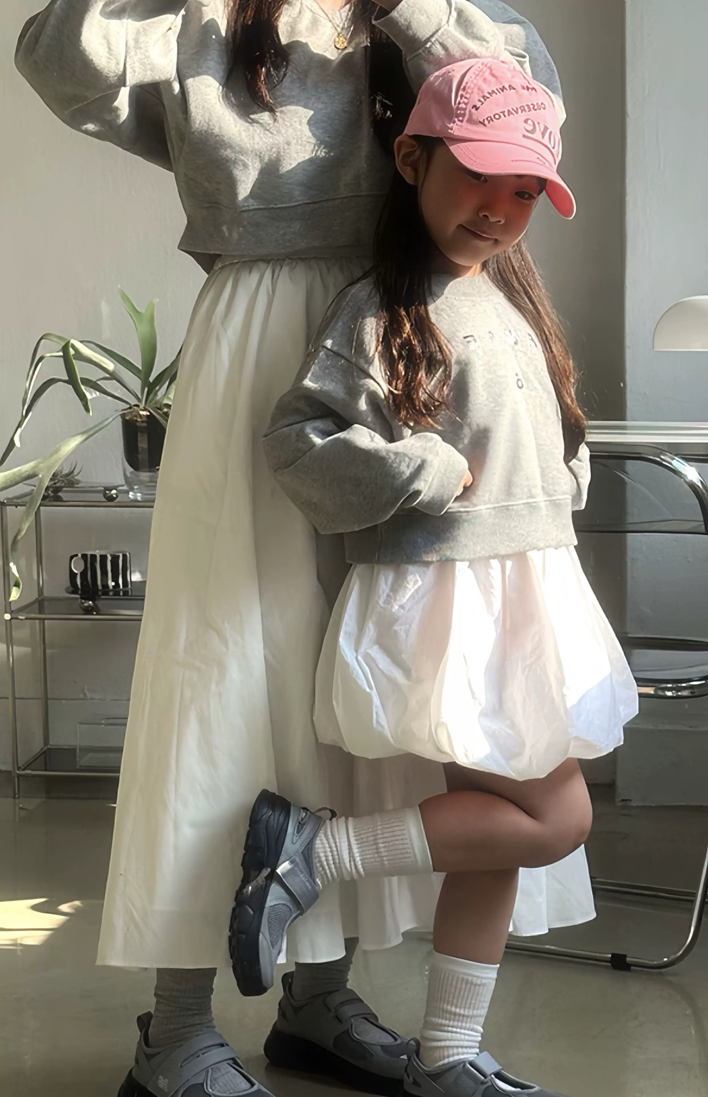 图片[9]-牛B新款 K2202儿童魔术贴凉鞋 尺码：22-37码 韩范儿的K2202玛丽珍凉鞋🔥 镂空魔术贴设计，透气舒适☁️ 耐磨防滑大底，脚感超舒适✔️ 上脚敲可爱😍-选品中心