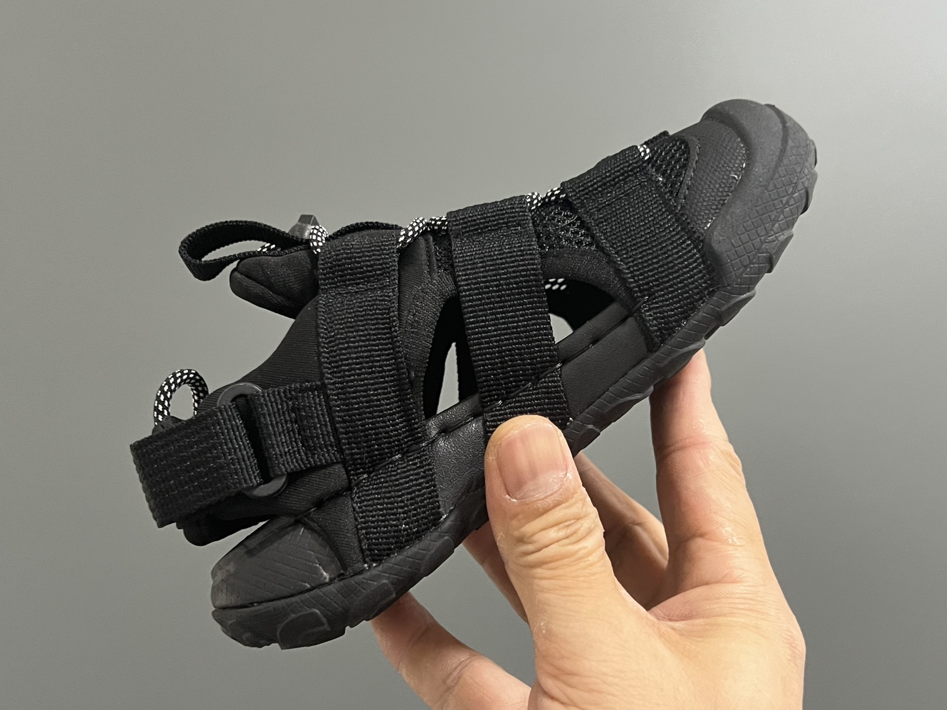 图片[6]-北面新款松紧扣儿童户外溯溪凉鞋 尺码：26-37码 经典北面同款溯溪凉鞋🏕️ 网面镂空设计，透气又舒适☁️ 松紧扣设计，穿脱方便✌🏻 橡胶耐磨防滑大底，脚感不言而喻✔️-选品中心