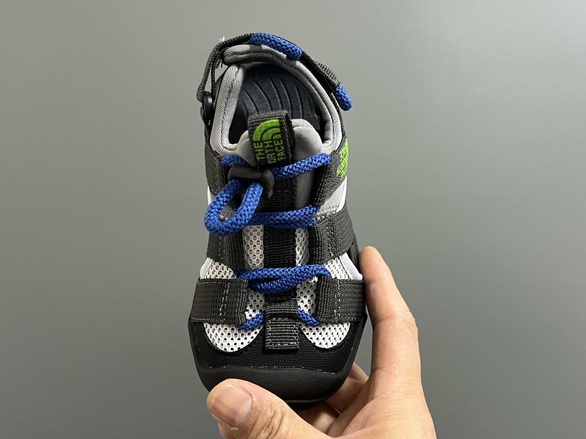 图片[8]-北家新款松紧扣儿童户外溯溪凉鞋 尺码：26-37码 经典北家同款溯溪凉鞋🏕️ 网面镂空设计，透气又舒适☁️ 松紧扣设计，穿脱方便✌🏻 橡胶耐磨防滑大底，脚感不言而喻✔️-选品中心