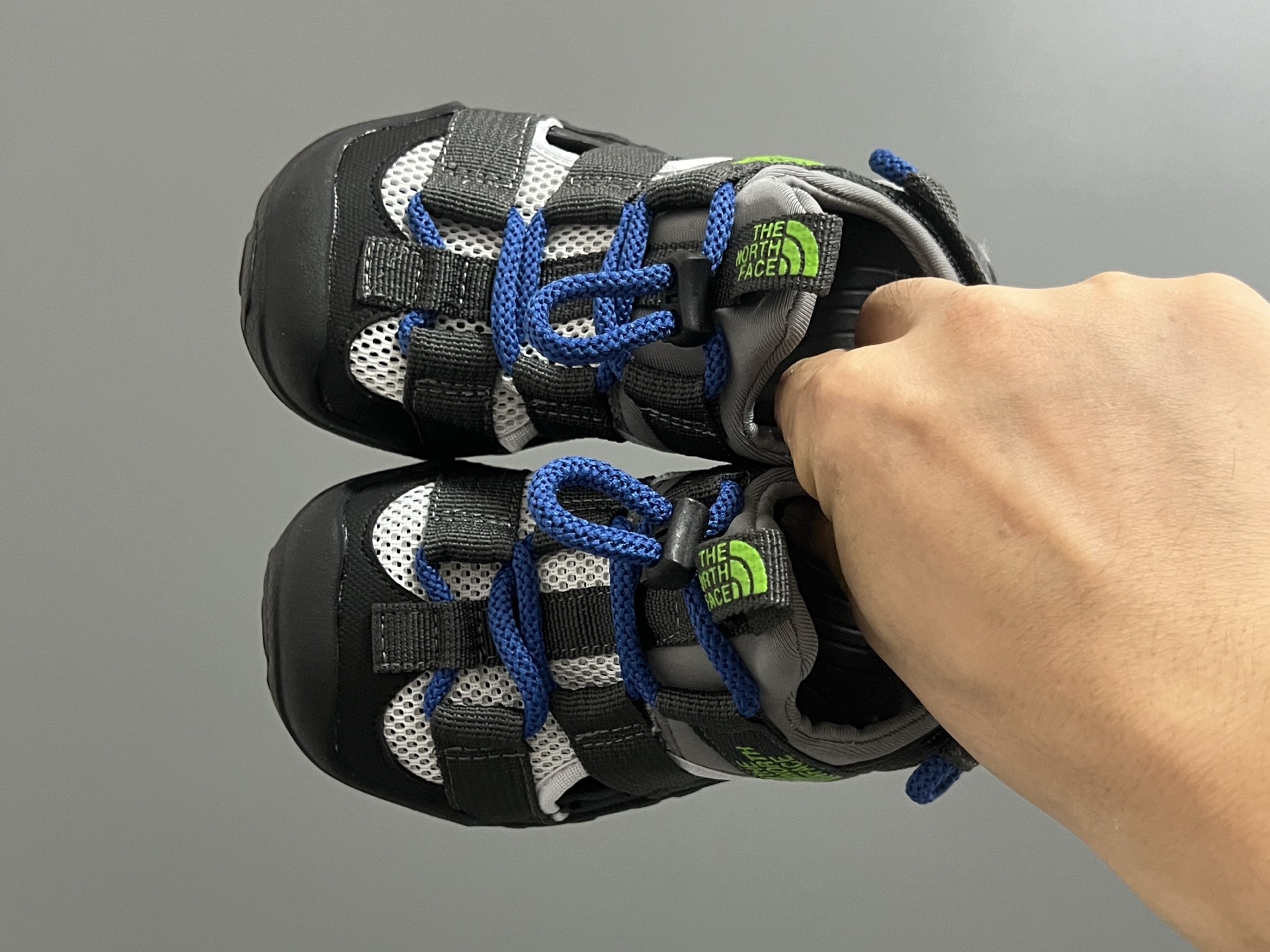 图片[2]-北家新款松紧扣儿童户外溯溪凉鞋 尺码：26-37码 经典北家同款溯溪凉鞋🏕️ 网面镂空设计，透气又舒适☁️ 松紧扣设计，穿脱方便✌🏻 橡胶耐磨防滑大底，脚感不言而喻✔️-选品中心