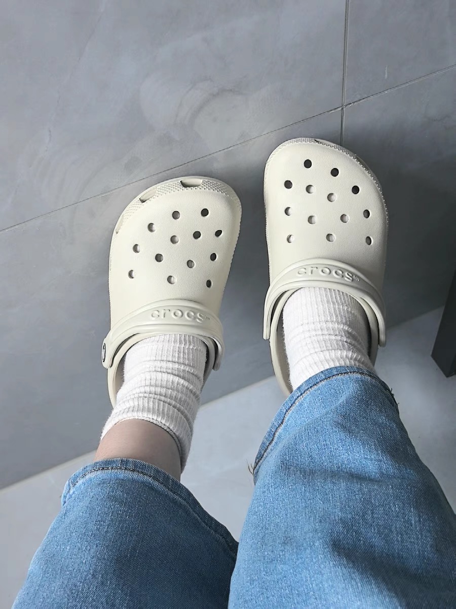 图片[8]-配件➕3 卡家小明星儿童洞洞凉鞋 尺码：C7-J3 经典明星系列Crocs 两穿款式，超级实用❤️ 全身无胶系列，质感满满💯 搭配可爱卡通饰品，简直太爱了✨-选品中心