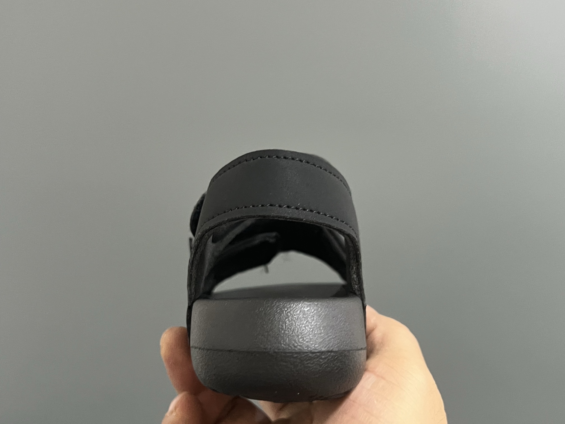 图片[7]-NB新款630露趾儿童魔术贴凉鞋22.5-37码 专柜同步新款🆕 魔术贴设计，穿脱方便✌🏻 超轻EVA大底，脚感超赞👍🏻-选品中心