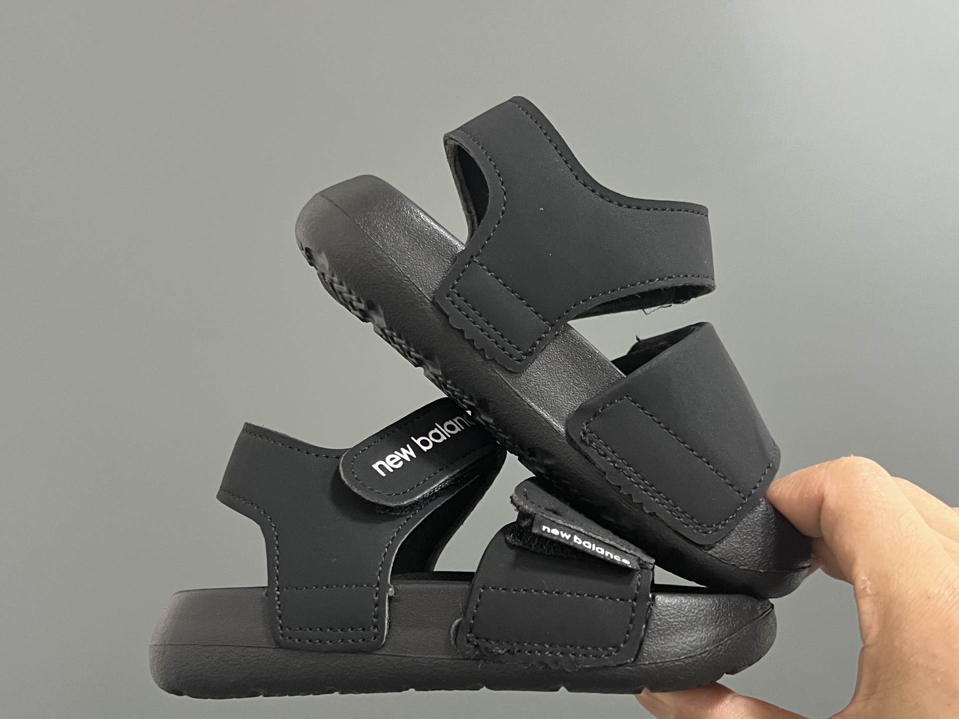 图片[9]-NB新款630露趾儿童魔术贴凉鞋22.5-37码 专柜同步新款🆕 魔术贴设计，穿脱方便✌🏻 超轻EVA大底，脚感超赞👍🏻-选品中心