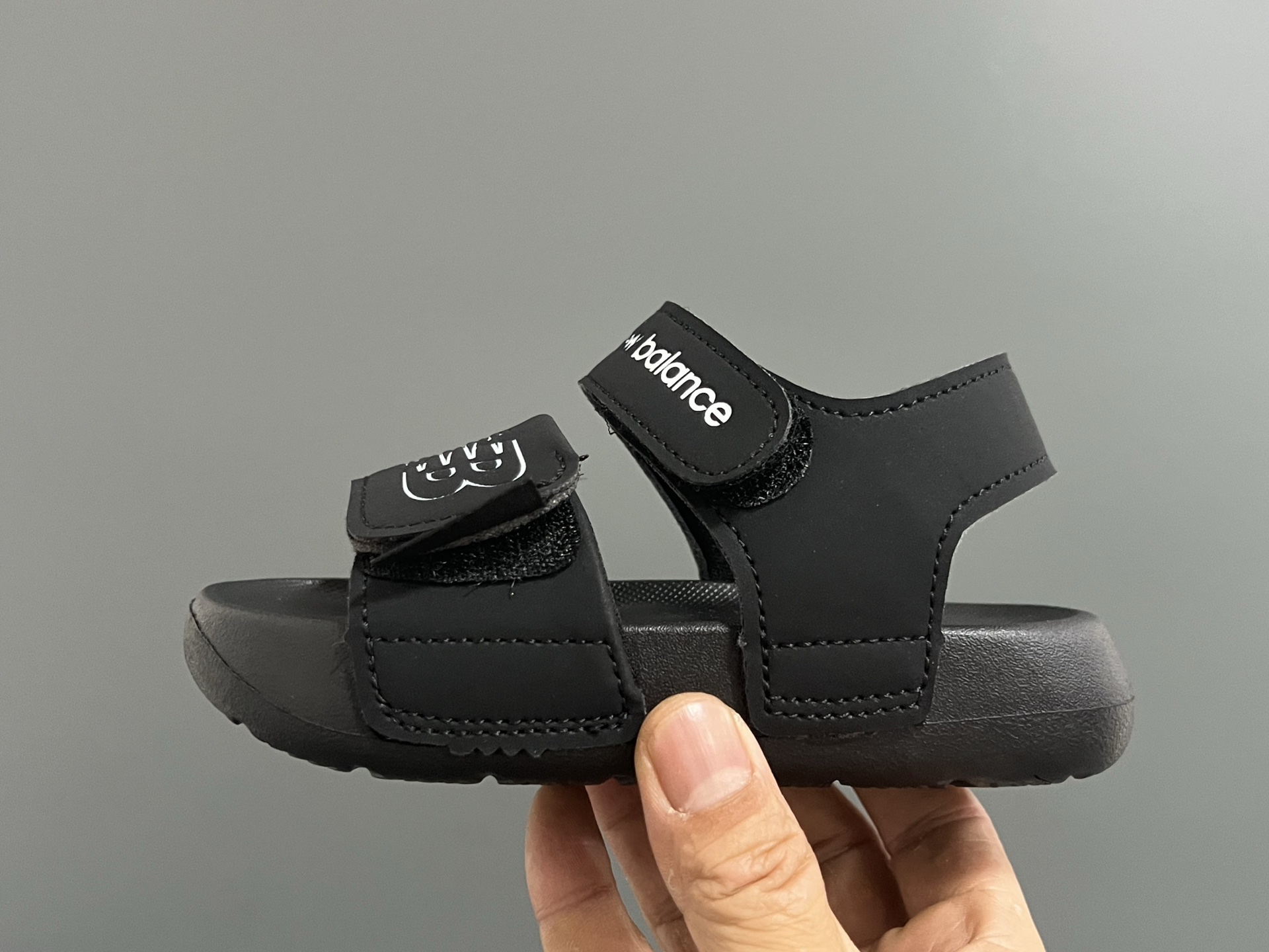 图片[4]-NB新款630露趾儿童魔术贴凉鞋22.5-37码 专柜同步新款🆕 魔术贴设计，穿脱方便✌🏻 超轻EVA大底，脚感超赞👍🏻-选品中心