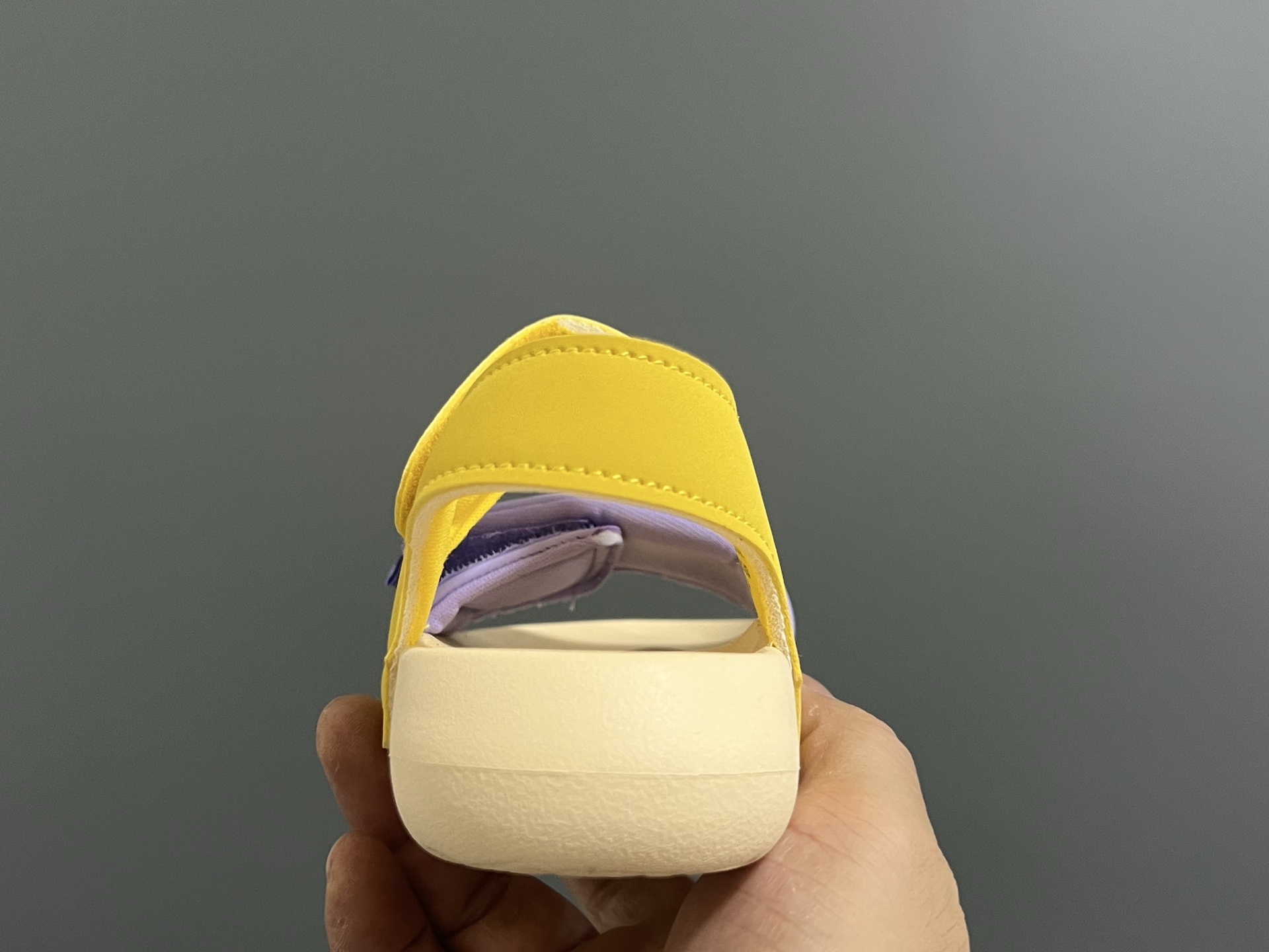 图片[8]-NB新款630露趾儿童魔术贴凉鞋22.5-37码 专柜同步新款🆕 魔术贴设计，穿脱方便✌🏻 超轻EVA大底，脚感超赞👍🏻-选品中心