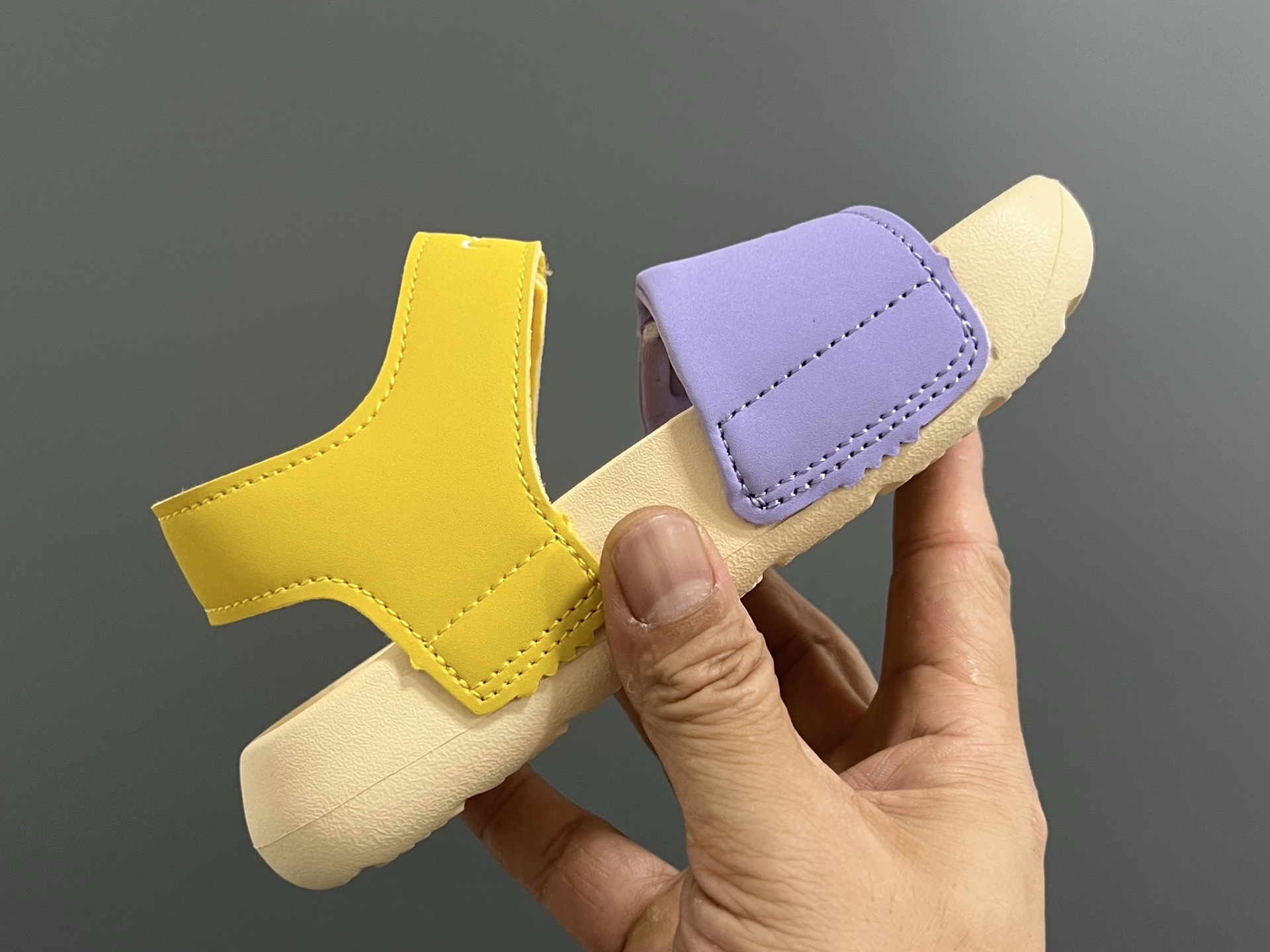 图片[5]-NB新款630露趾儿童魔术贴凉鞋22.5-37码 专柜同步新款🆕 魔术贴设计，穿脱方便✌🏻 超轻EVA大底，脚感超赞👍🏻-选品中心