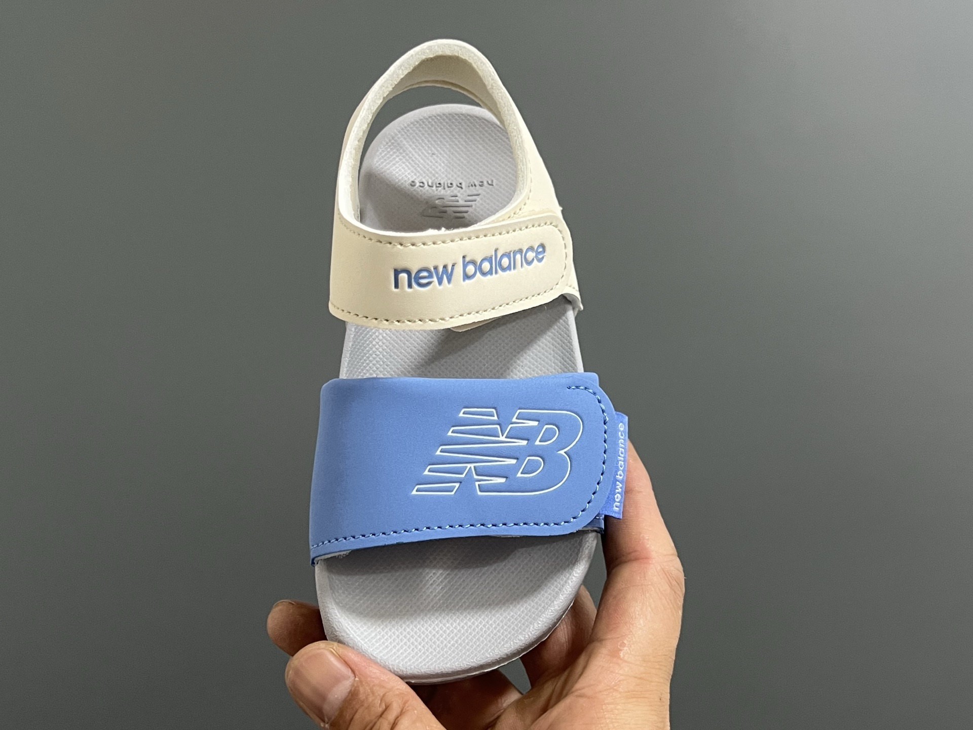 图片[8]-NB新款630露趾儿童魔术贴凉鞋22.5-37码 专柜同步新款🆕 魔术贴设计，穿脱方便✌🏻 超轻EVA大底，脚感超赞👍🏻-选品中心