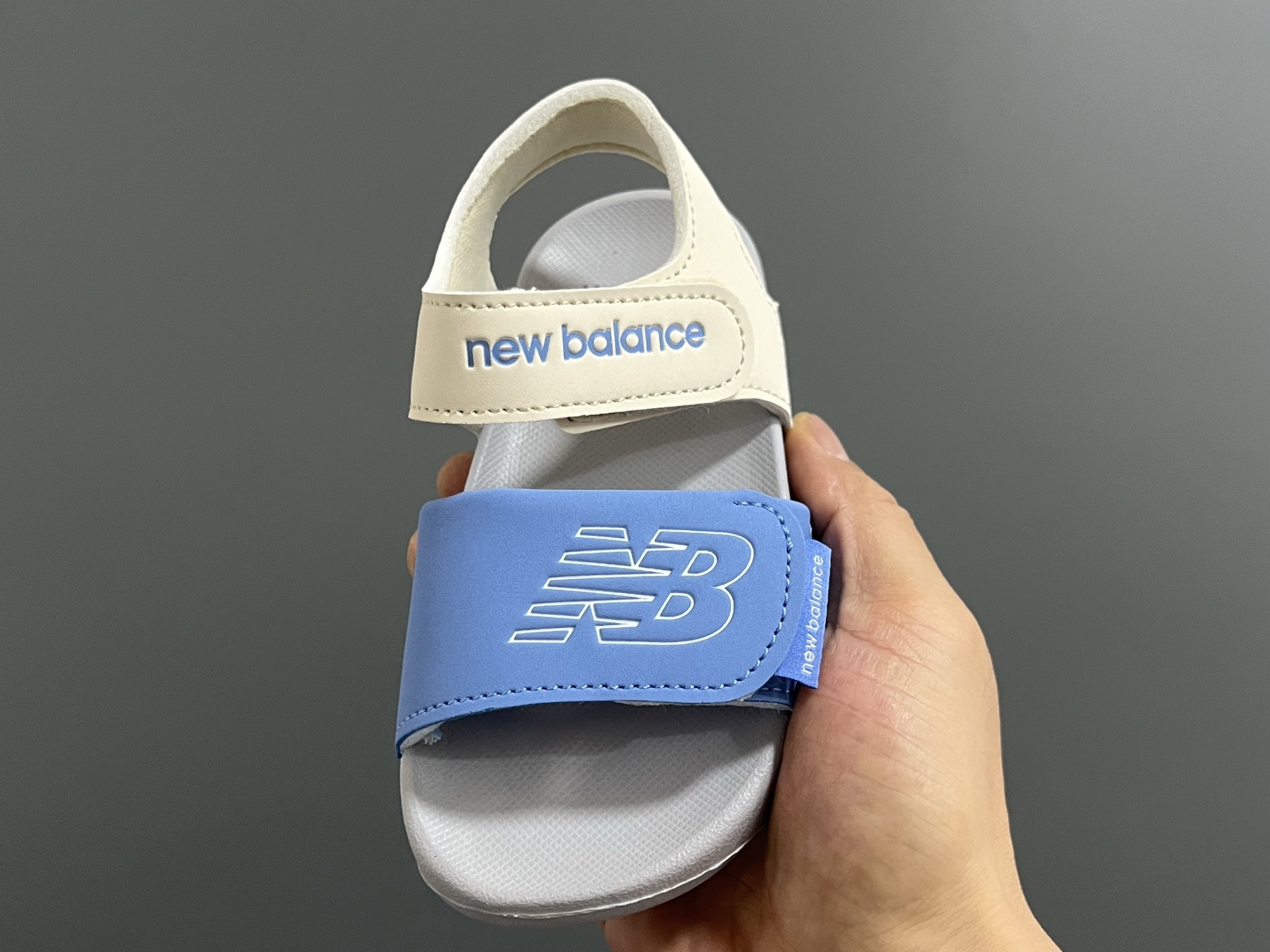 图片[3]-NB新款630露趾儿童魔术贴凉鞋22.5-37码 专柜同步新款🆕 魔术贴设计，穿脱方便✌🏻 超轻EVA大底，脚感超赞👍🏻-选品中心