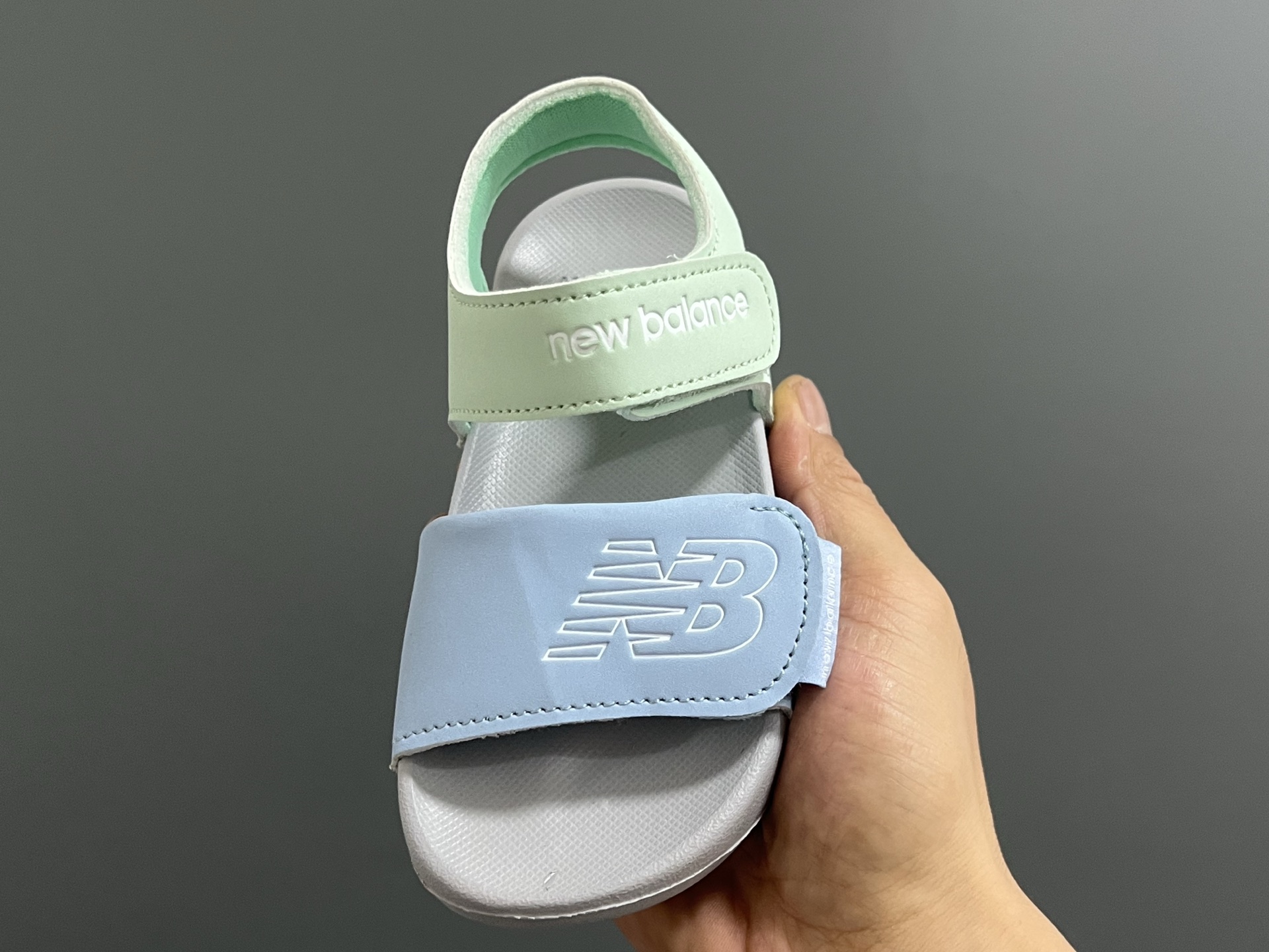图片[3]-NB新款630露趾儿童魔术贴凉鞋22.5-37码 专柜同步新款🆕 魔术贴设计，穿脱方便✌🏻 超轻EVA大底，脚感超赞👍🏻-选品中心