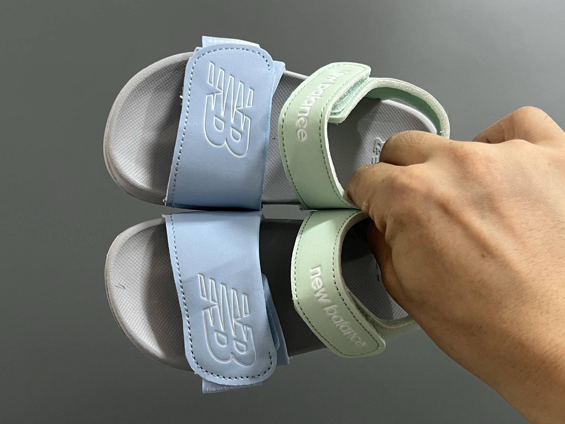 NB新款630露趾儿童魔术贴凉鞋22.5-37码 专柜同步新款🆕 魔术贴设计，穿脱方便✌🏻 超轻EVA大底，脚感超赞👍🏻-选品中心