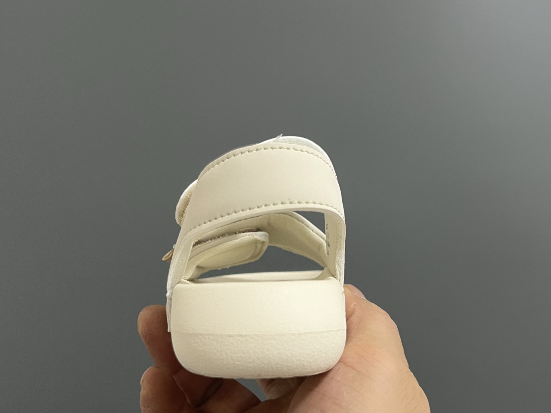 图片[7]-NB新款630露趾儿童魔术贴凉鞋22.5-37码 专柜同步新款🆕 魔术贴设计，穿脱方便✌🏻 超轻EVA大底，脚感超赞👍🏻-选品中心