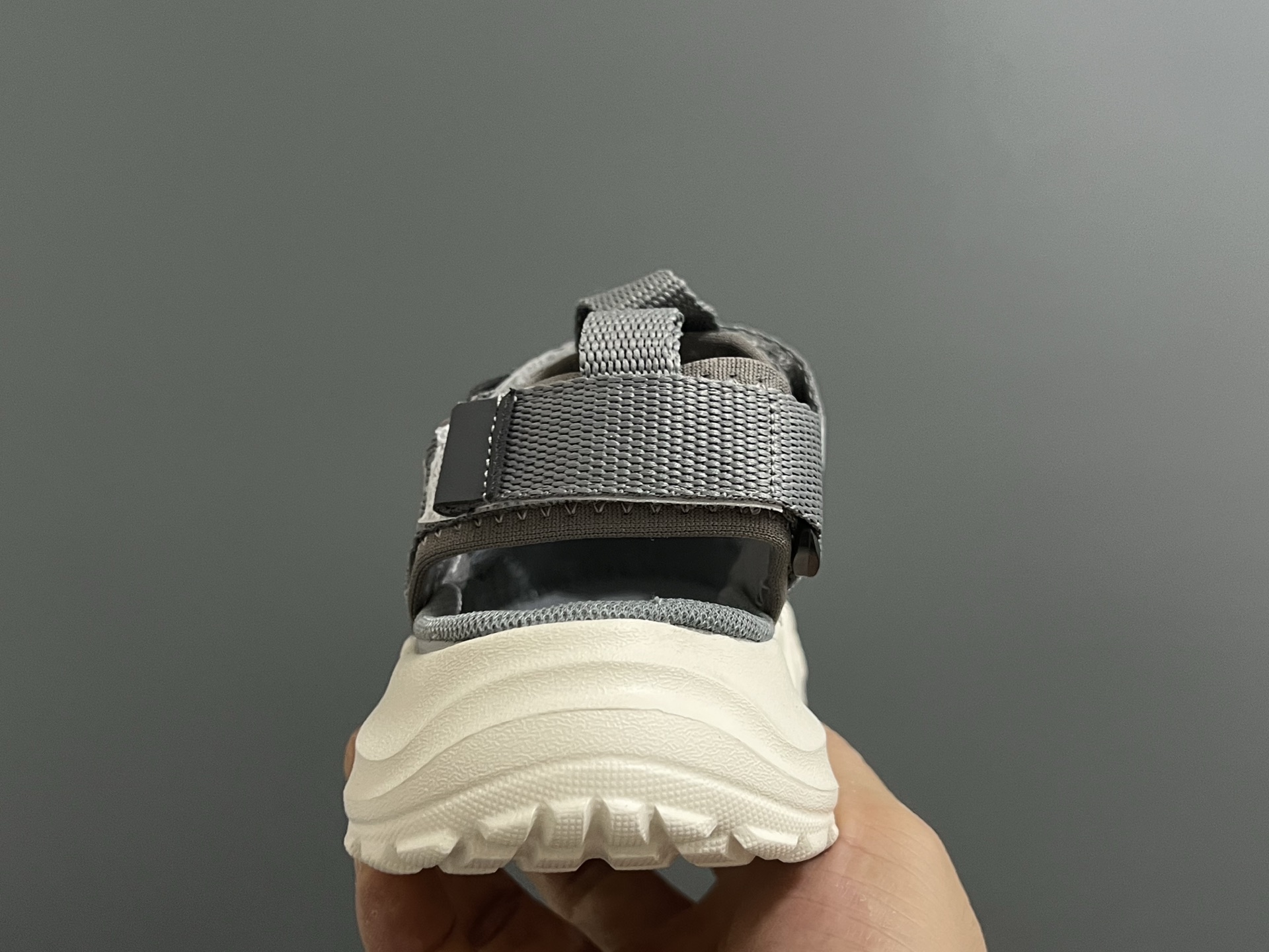 图片[7]-NB新款包头镂空网面儿童凉鞋 尺码：26-37码 轮胎底系列真的超好穿✌🏻 包头镂空网面☁️ 魔术贴设计，穿脱超方便✔️-选品中心