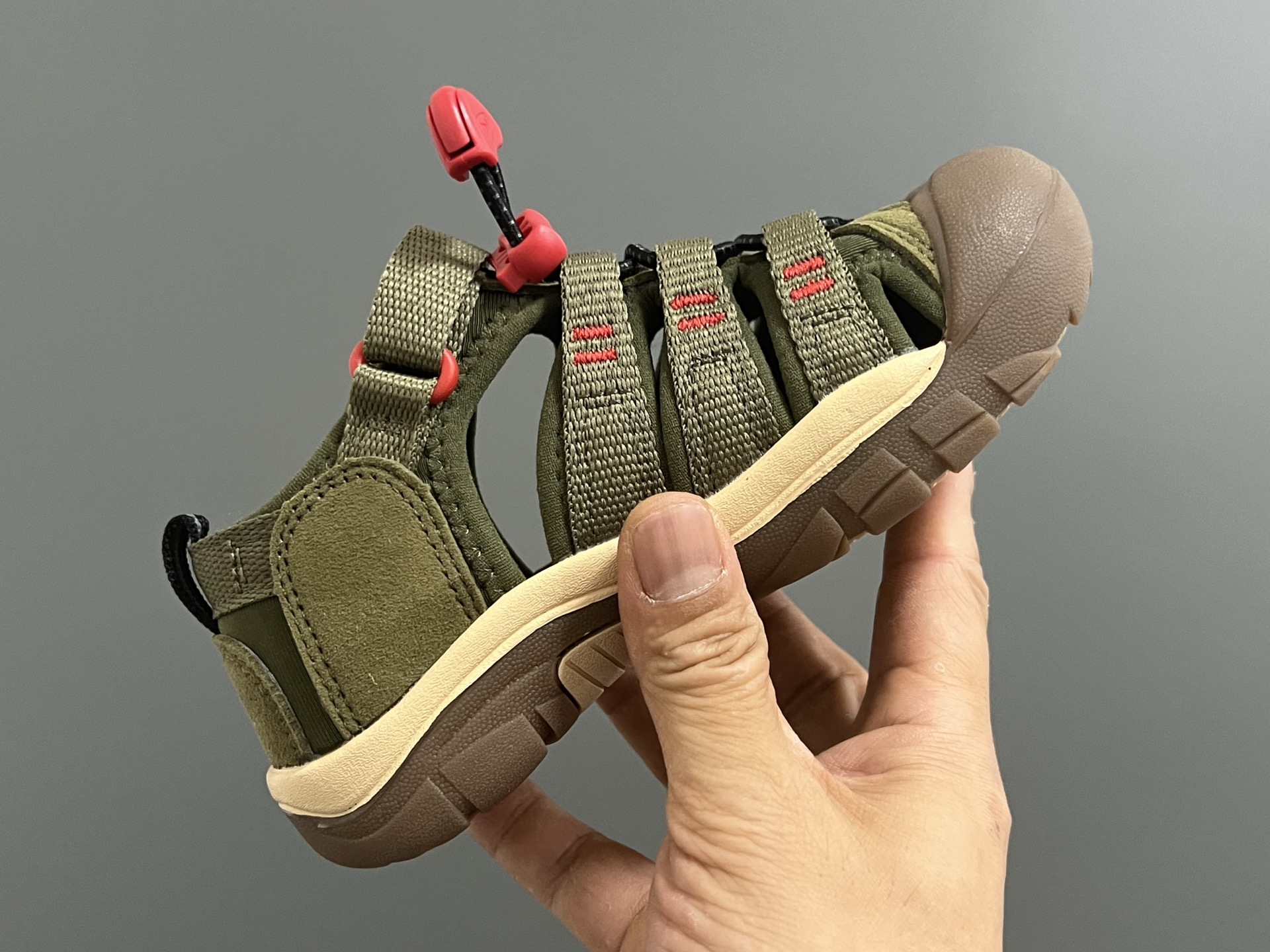 图片[6]-顶配版KEE*潮牌户外儿童涉水溯溪凉鞋 尺码：24-37码 户外大佬—KEEN科恩潮牌⛺️ 优质尼龙材料镂空拼接，透气又舒适☁️ 橡胶耐磨防滑包头大底✅ 应对轻松不管是室内还是户外的各种地形✌🏻 高端客户必入单品❤️-选品中心