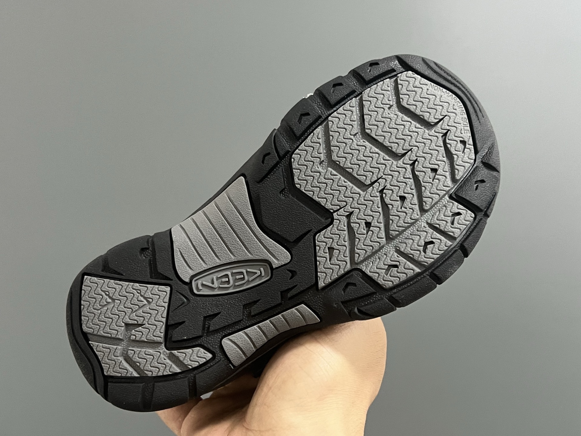 图片[5]-顶配版KEE*潮牌户外儿童涉水溯溪凉鞋 尺码：24-37码 户外大佬—KEEN科恩潮牌⛺️ 优质尼龙材料镂空拼接，透气又舒适☁️ 橡胶耐磨防滑包头大底✅ 应对轻松不管是室内还是户外的各种地形✌🏻 高端客户必入单品❤️-选品中心