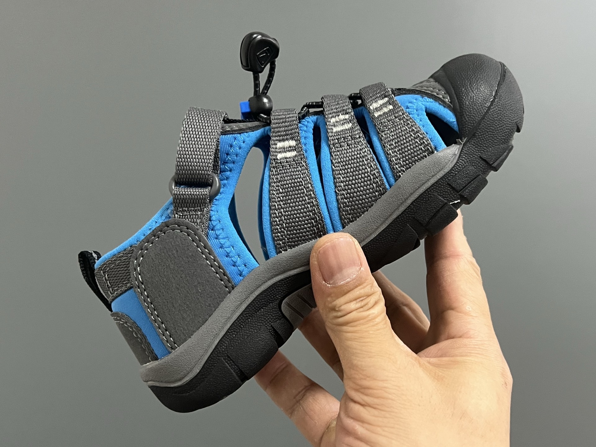 图片[8]-顶配版KEE*潮牌户外儿童涉水溯溪凉鞋 尺码：24-37码 户外大佬—KEEN科恩潮牌⛺️ 优质尼龙材料镂空拼接，透气又舒适☁️ 橡胶耐磨防滑包头大底✅ 应对轻松不管是室内还是户外的各种地形✌🏻 高端客户必入单品❤️-选品中心