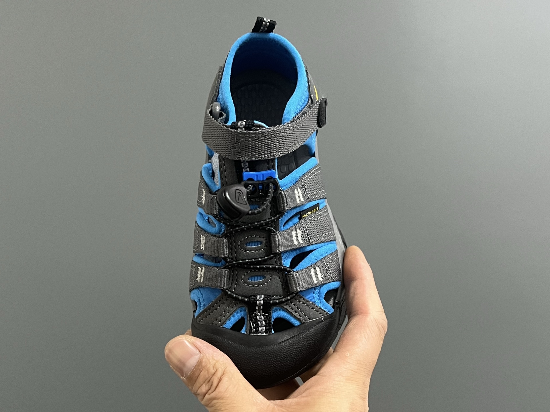 图片[7]-顶配版KEE*潮牌户外儿童涉水溯溪凉鞋 尺码：24-37码 户外大佬—KEEN科恩潮牌⛺️ 优质尼龙材料镂空拼接，透气又舒适☁️ 橡胶耐磨防滑包头大底✅ 应对轻松不管是室内还是户外的各种地形✌🏻 高端客户必入单品❤️-选品中心