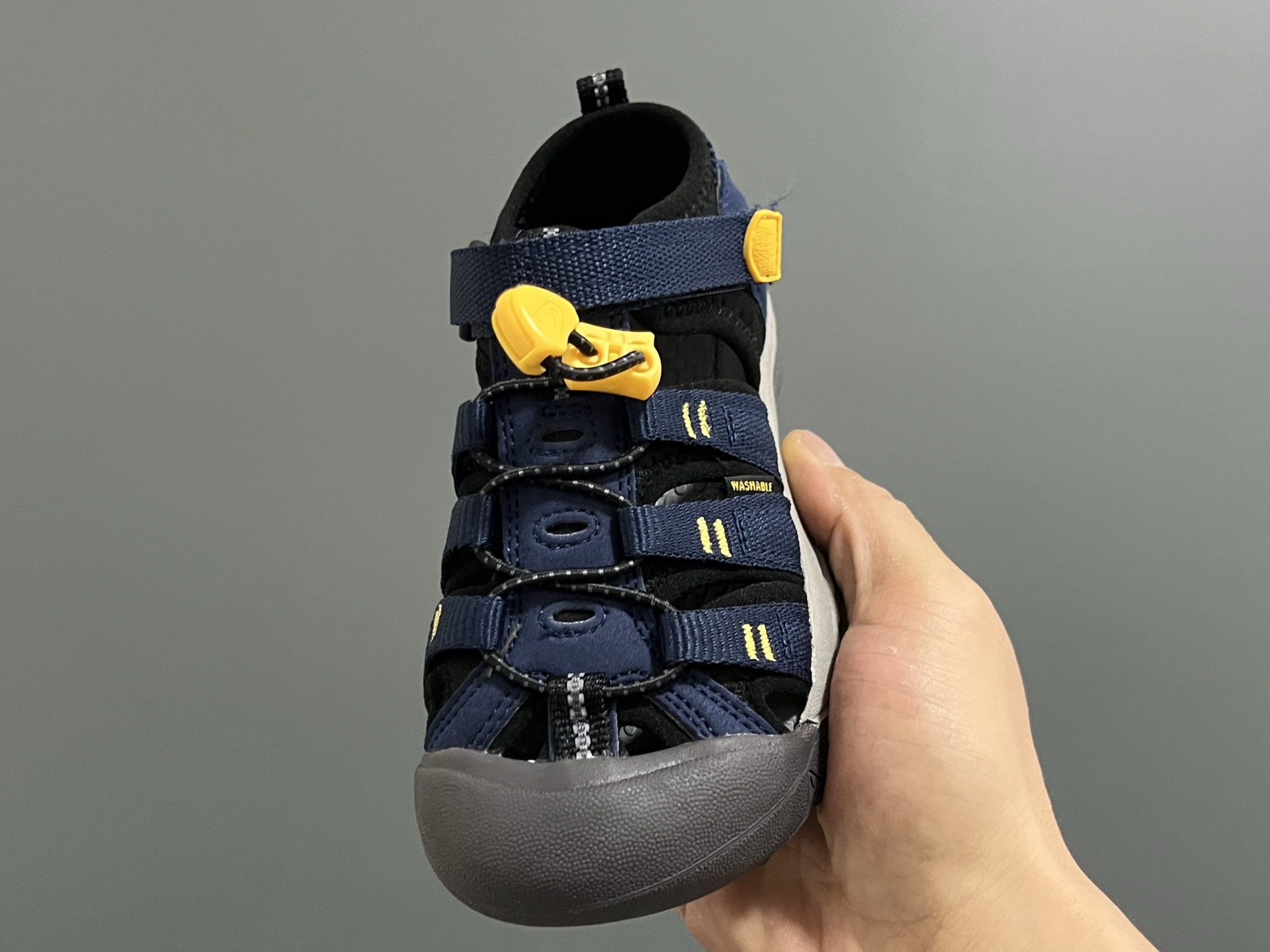 图片[3]-顶配版KEE*潮牌户外儿童涉水溯溪凉鞋 尺码：24-37码 户外大佬—KEEN科恩潮牌⛺️ 优质尼龙材料镂空拼接，透气又舒适☁️ 橡胶耐磨防滑包头大底✅ 应对轻松不管是室内还是户外的各种地形✌🏻 高端客户必入单品❤️-选品中心