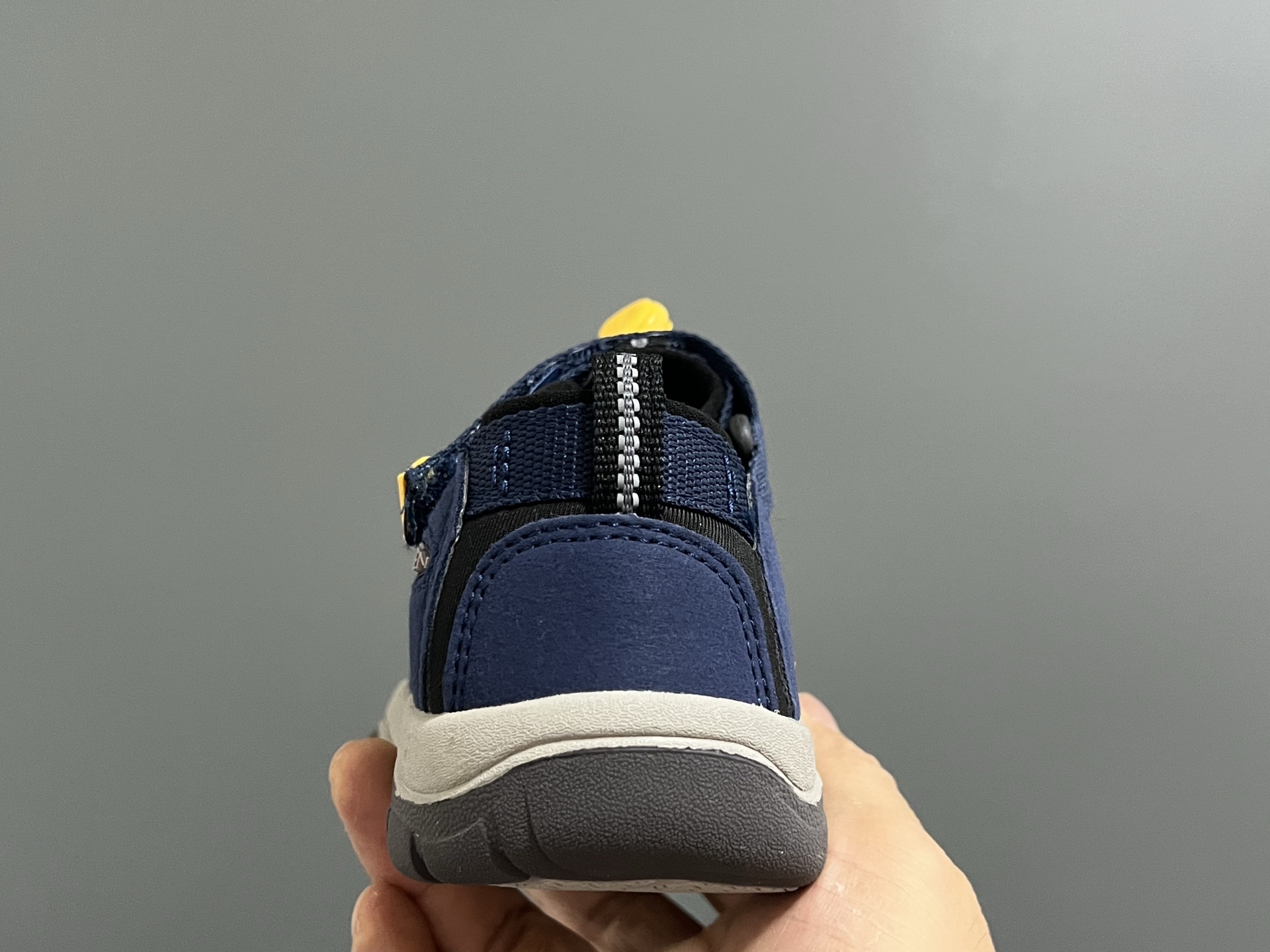 图片[7]-顶配版KEE*潮牌户外儿童涉水溯溪凉鞋 尺码：24-37码 户外大佬—KEEN科恩潮牌⛺️ 优质尼龙材料镂空拼接，透气又舒适☁️ 橡胶耐磨防滑包头大底✅ 应对轻松不管是室内还是户外的各种地形✌🏻 高端客户必入单品❤️-选品中心