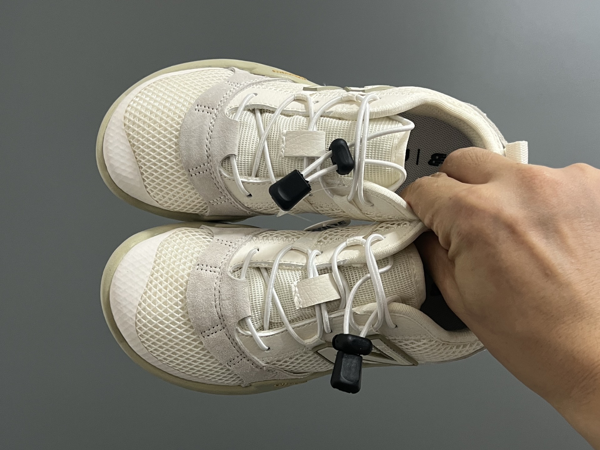 牛B新款MT100赤足网面儿童松紧扣运动鞋 尺码：26-37码 超爱的NB赤足网面系列🆕 松紧扣设计，穿脱超方便✌🏻 橡胶耐磨防滑大底，脚感超赞👍🏻 网面设计透气又舒适☁️-选品中心