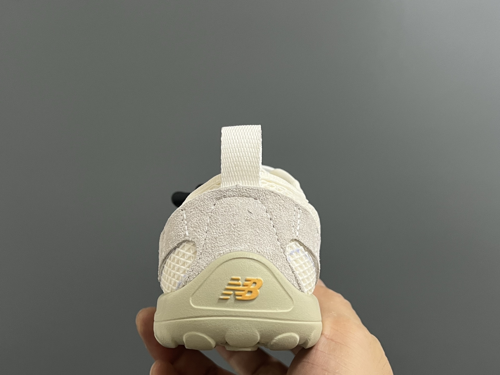 图片[7]-牛B新款MT100赤足网面儿童松紧扣运动鞋 尺码：26-37码 超爱的NB赤足网面系列🆕 松紧扣设计，穿脱超方便✌🏻 橡胶耐磨防滑大底，脚感超赞👍🏻 网面设计透气又舒适☁️-选品中心