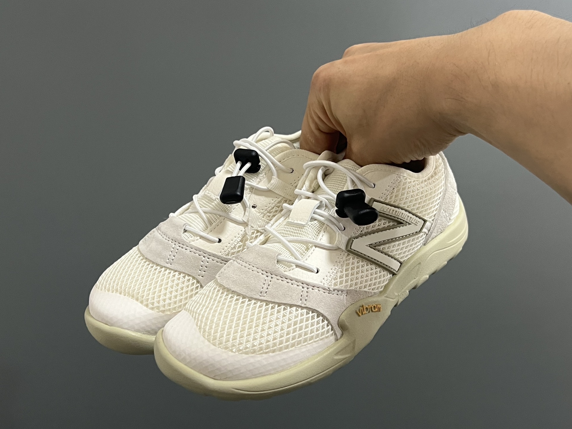 图片[2]-牛B新款MT100赤足网面儿童松紧扣运动鞋 尺码：26-37码 超爱的NB赤足网面系列🆕 松紧扣设计，穿脱超方便✌🏻 橡胶耐磨防滑大底，脚感超赞👍🏻 网面设计透气又舒适☁️-选品中心