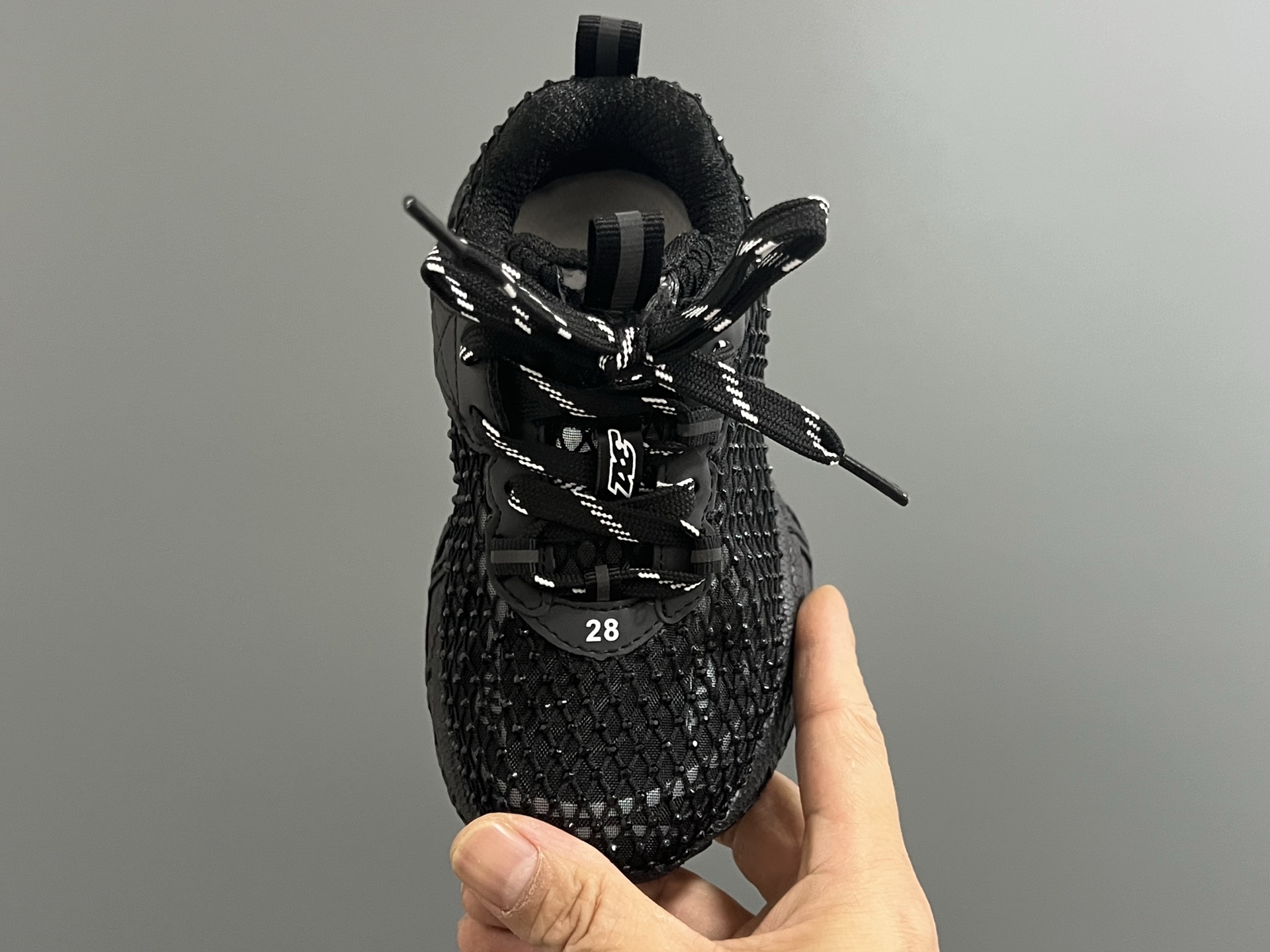 图片[8]-巴家新款闪钻魔术贴设计儿童老爹鞋 尺码：26-37码 经典巴黎世家闪钻系列🌟 网面设计，透气舒适不闷脚☁️ 老爹系列，时髦又洋气✨ 魔术贴设计，穿脱方便✌🏻-选品中心