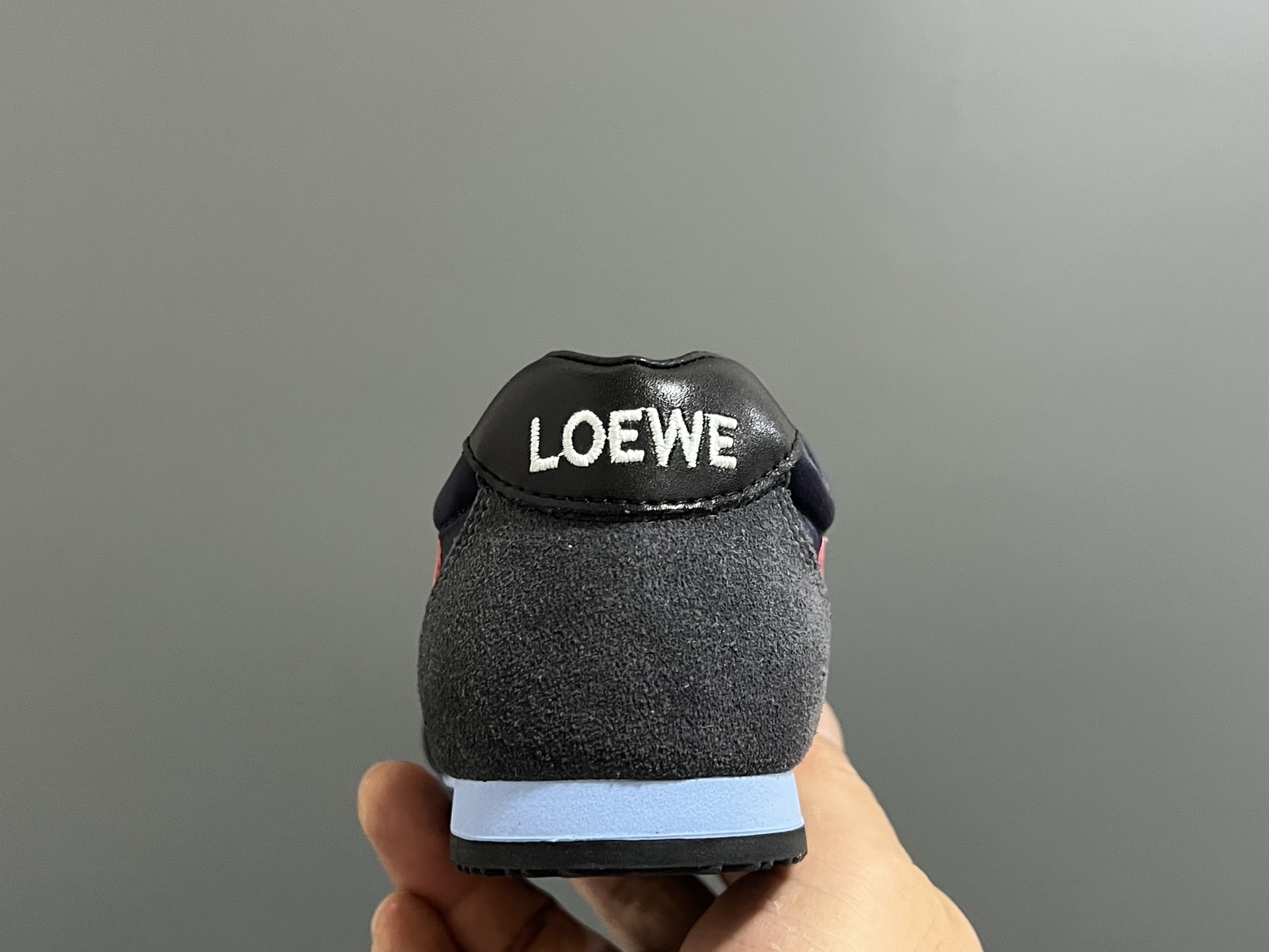 图片[7]-罗意威正确版鞋带儿童休闲鞋 尺码：26-37码 经典罗意威款式🆕 正确版不对称鞋头设计👍🏻 优质皮料拼接，质感满满💯 附赠鞋带扣，穿脱超方便✌🏻.. 橡胶耐磨防滑大底，脚感超舒适☁️-选品中心