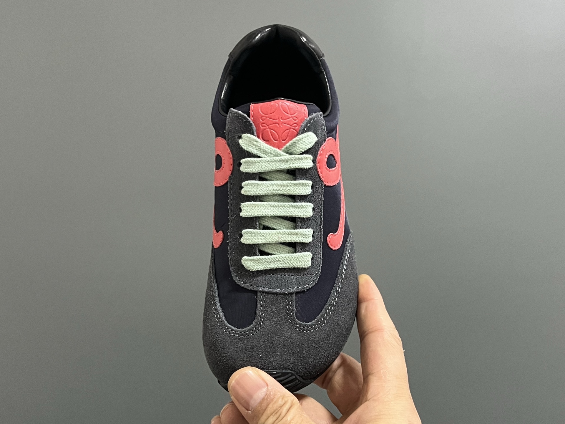 图片[8]-罗意威正确版鞋带儿童休闲鞋 尺码：26-37码 经典罗意威款式🆕 正确版不对称鞋头设计👍🏻 优质皮料拼接，质感满满💯 附赠鞋带扣，穿脱超方便✌🏻.. 橡胶耐磨防滑大底，脚感超舒适☁️-选品中心