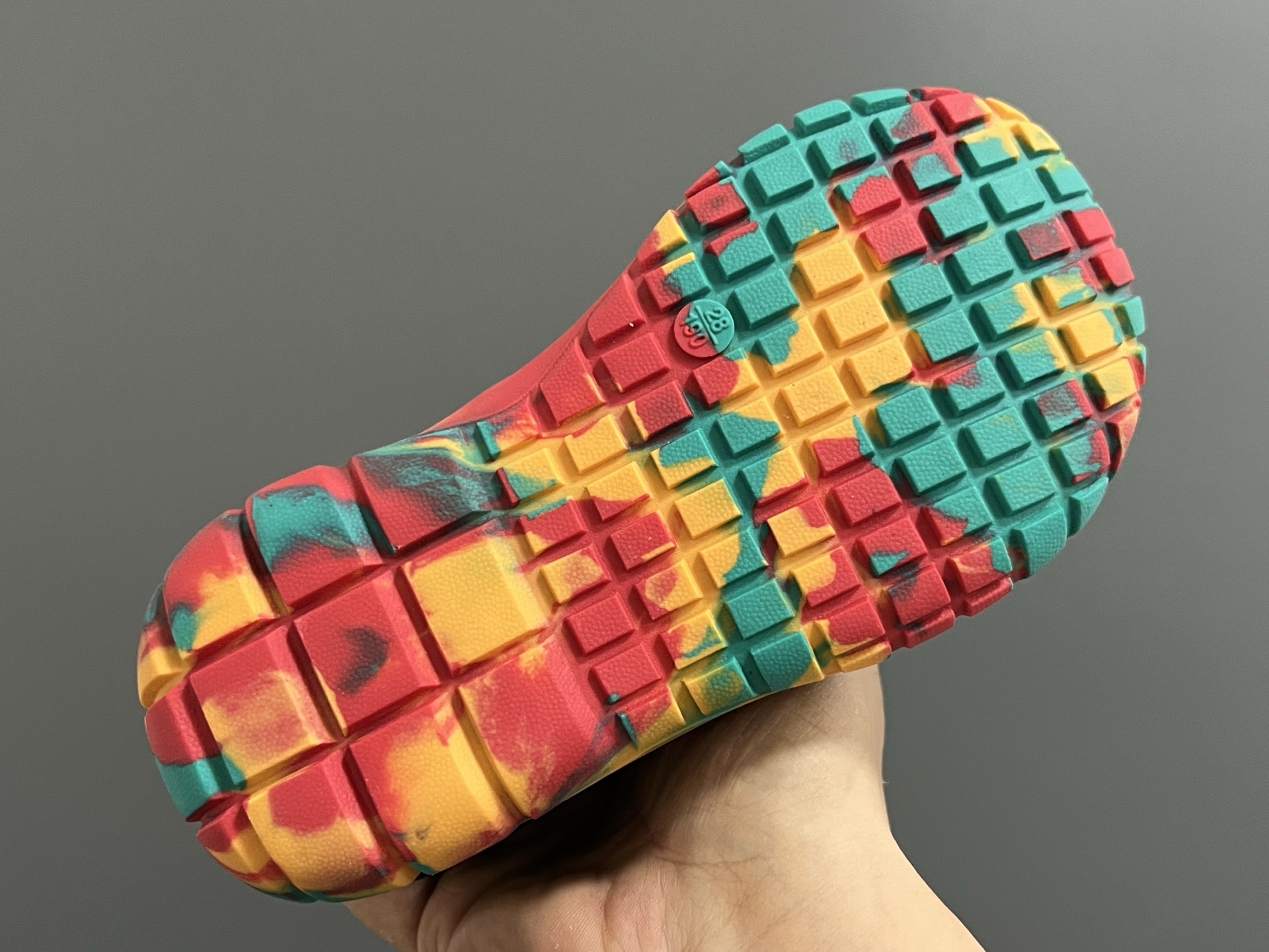 图片[5]-KEEN潮牌新款锁扣高速2代儿童溯溪凉鞋 尺码：26-37码 超爱的溯溪两穿户外凉鞋⛺️ 精致锁扣设计，穿脱超方便✌🏻 橡胶耐磨防滑大底，脚感不言而喻☁️-选品中心