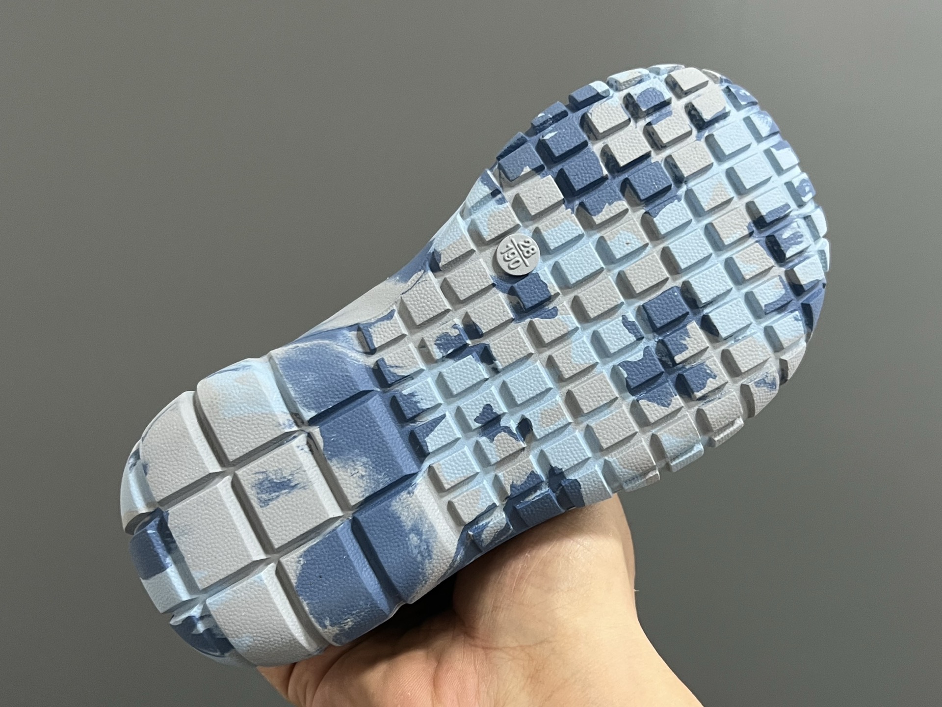 图片[5]-KEEN潮牌新款锁扣高速2代儿童溯溪凉鞋 尺码：26-37码 超爱的溯溪两穿户外凉鞋⛺️ 精致锁扣设计，穿脱超方便✌🏻 橡胶耐磨防滑大底，脚感不言而喻☁️-选品中心