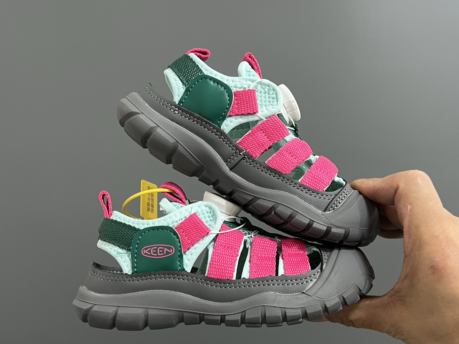 图片[9]-KEEN潮牌新款锁扣高速2代儿童溯溪凉鞋 尺码：26-37码 超爱的溯溪两穿户外凉鞋⛺️ 精致锁扣设计，穿脱超方便✌🏻 橡胶耐磨防滑大底，脚感不言而喻☁️-选品中心