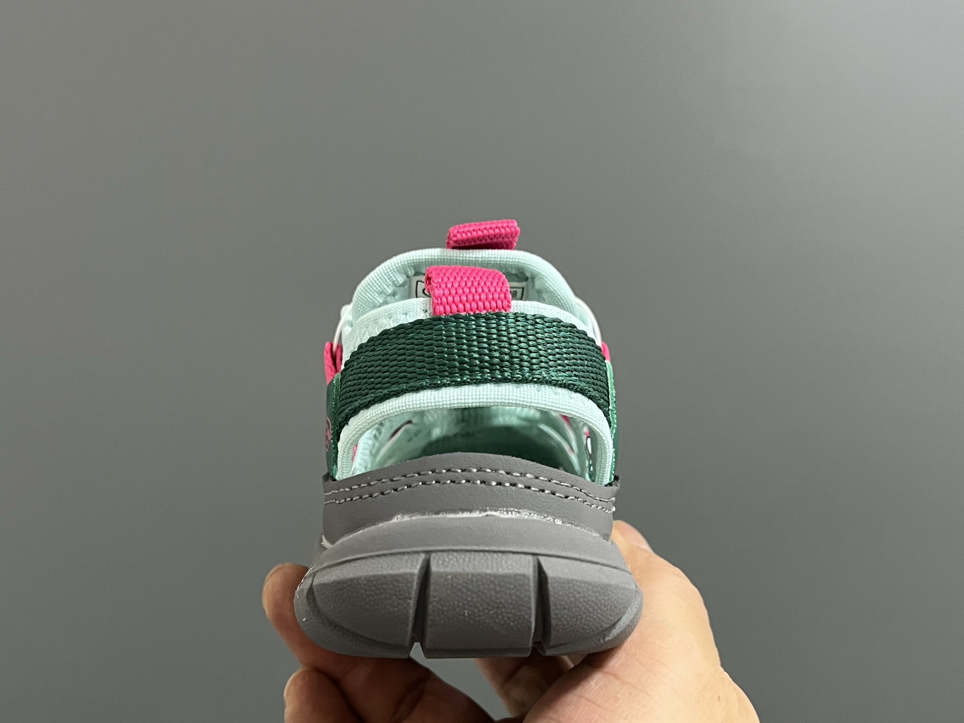 图片[7]-KEEN潮牌新款锁扣高速2代儿童溯溪凉鞋 尺码：26-37码 超爱的溯溪两穿户外凉鞋⛺️ 精致锁扣设计，穿脱超方便✌🏻 橡胶耐磨防滑大底，脚感不言而喻☁️-选品中心