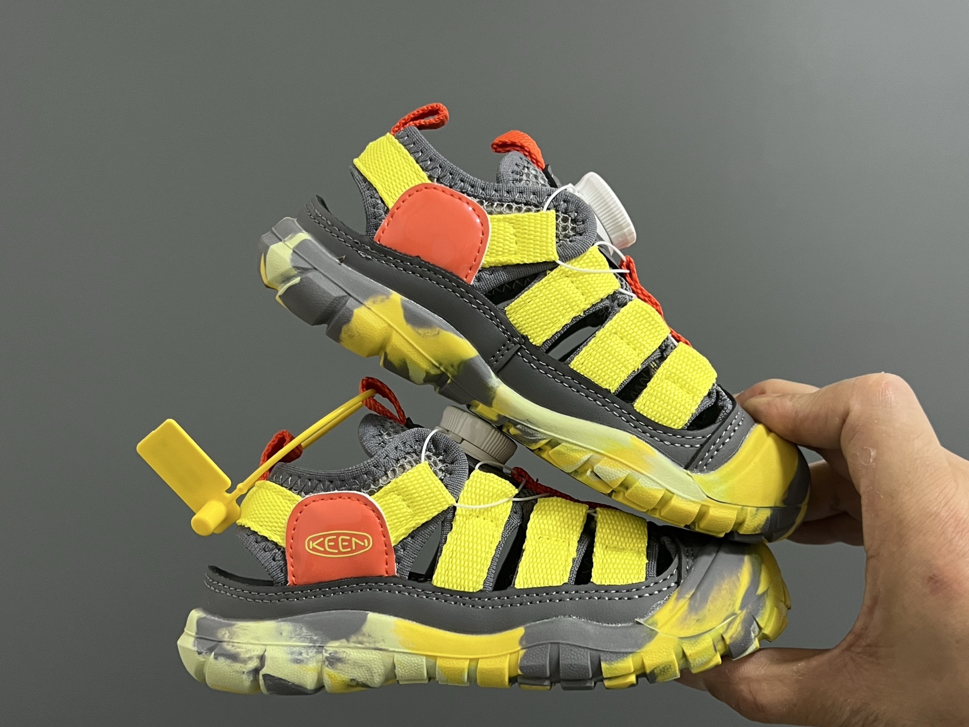 图片[9]-KEEN潮牌新款锁扣高速2代儿童溯溪凉鞋 尺码：26-37码 超爱的溯溪两穿户外凉鞋⛺️ 精致锁扣设计，穿脱超方便✌🏻 橡胶耐磨防滑大底，脚感不言而喻☁️-选品中心