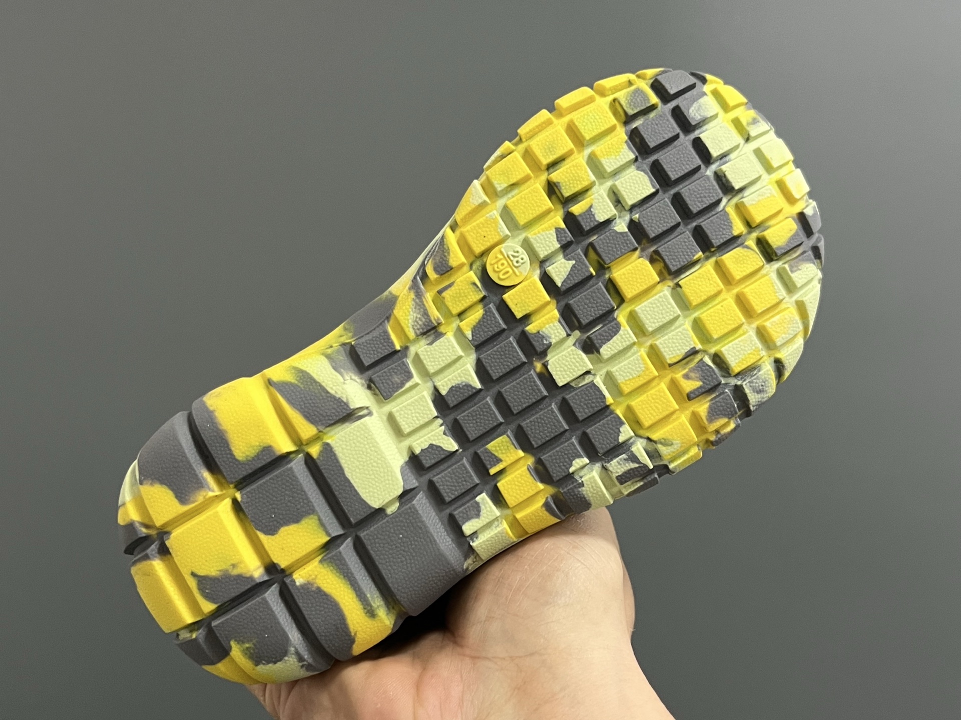 图片[5]-KEEN潮牌新款锁扣高速2代儿童溯溪凉鞋 尺码：26-37码 超爱的溯溪两穿户外凉鞋⛺️ 精致锁扣设计，穿脱超方便✌🏻 橡胶耐磨防滑大底，脚感不言而喻☁️-选品中心