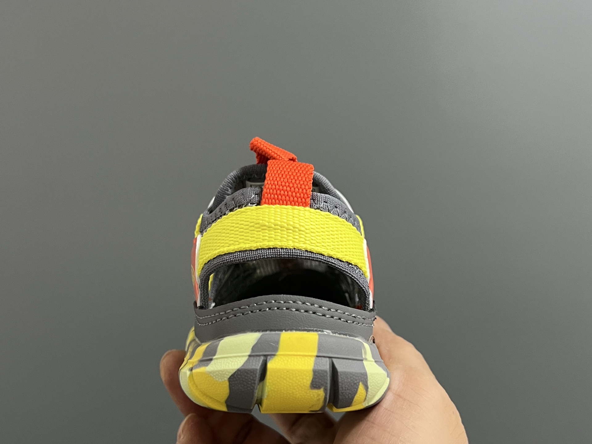 图片[7]-KEEN潮牌新款锁扣高速2代儿童溯溪凉鞋 尺码：26-37码 超爱的溯溪两穿户外凉鞋⛺️ 精致锁扣设计，穿脱超方便✌🏻 橡胶耐磨防滑大底，脚感不言而喻☁️-选品中心